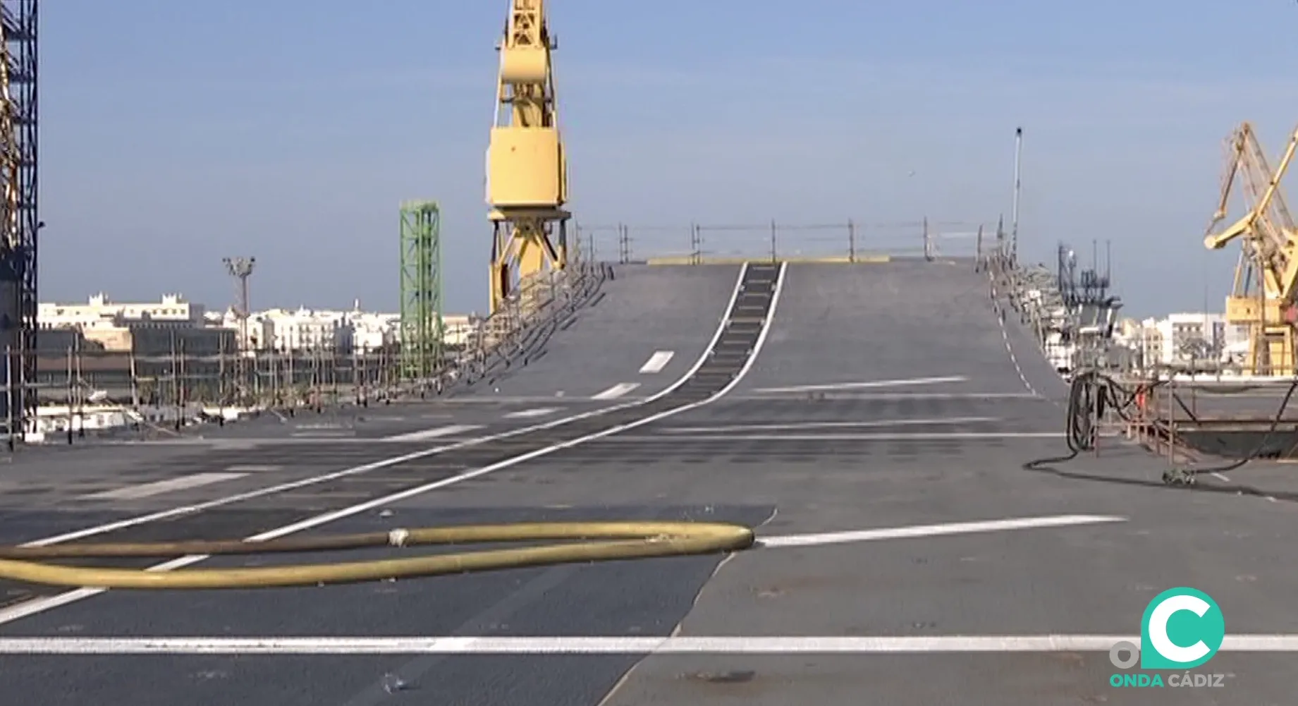 El emblemático portaeronaves del ejército español volverá a las factorías de la Bahía El emblemático portaeronaves del ejército español volverá a las factorías de la Bahía