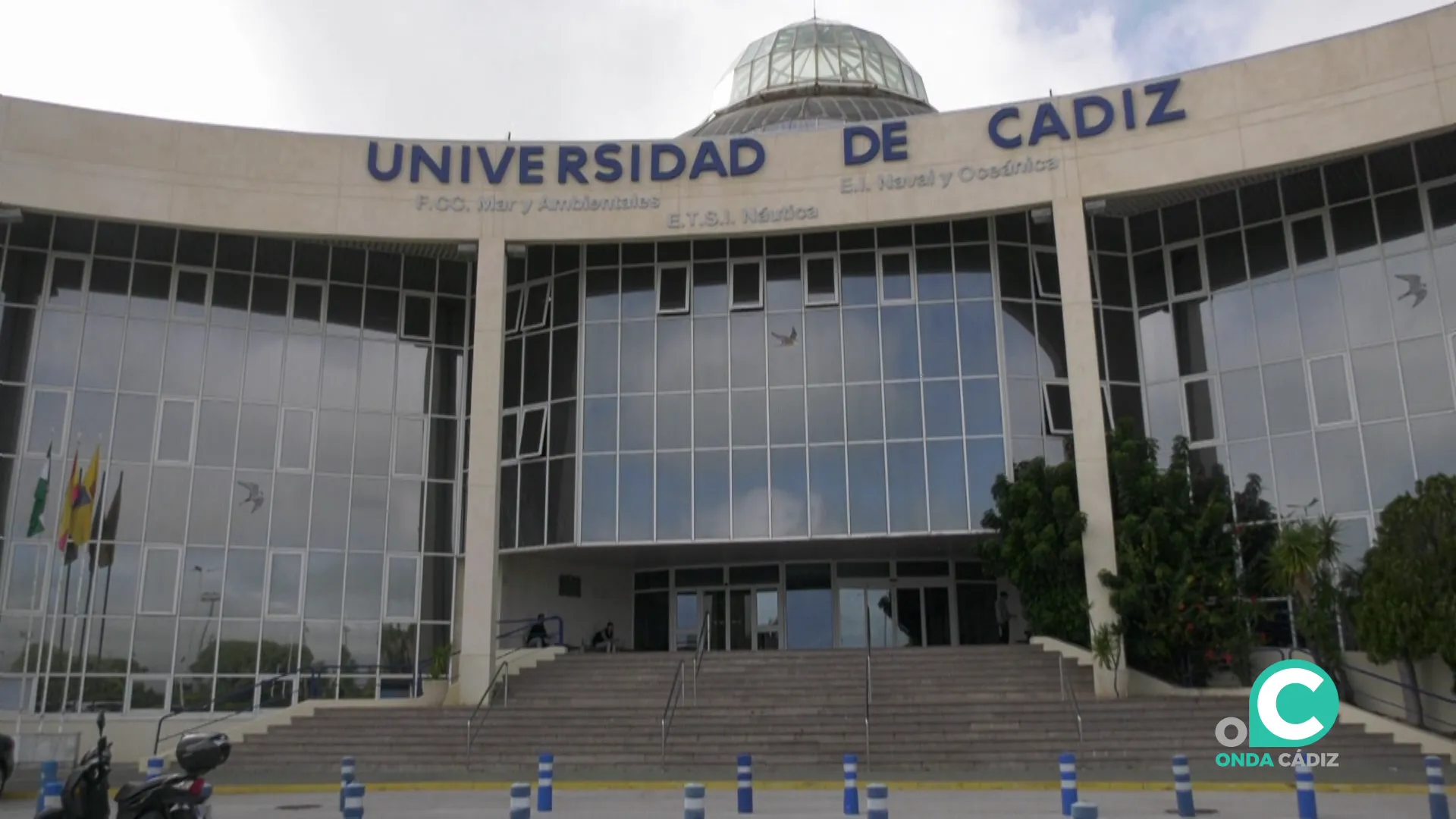 Fachada de la facultad de Ciencias del Mar y Ambientales Fachada de la facultad de Ciencias del Mar y Ambientales