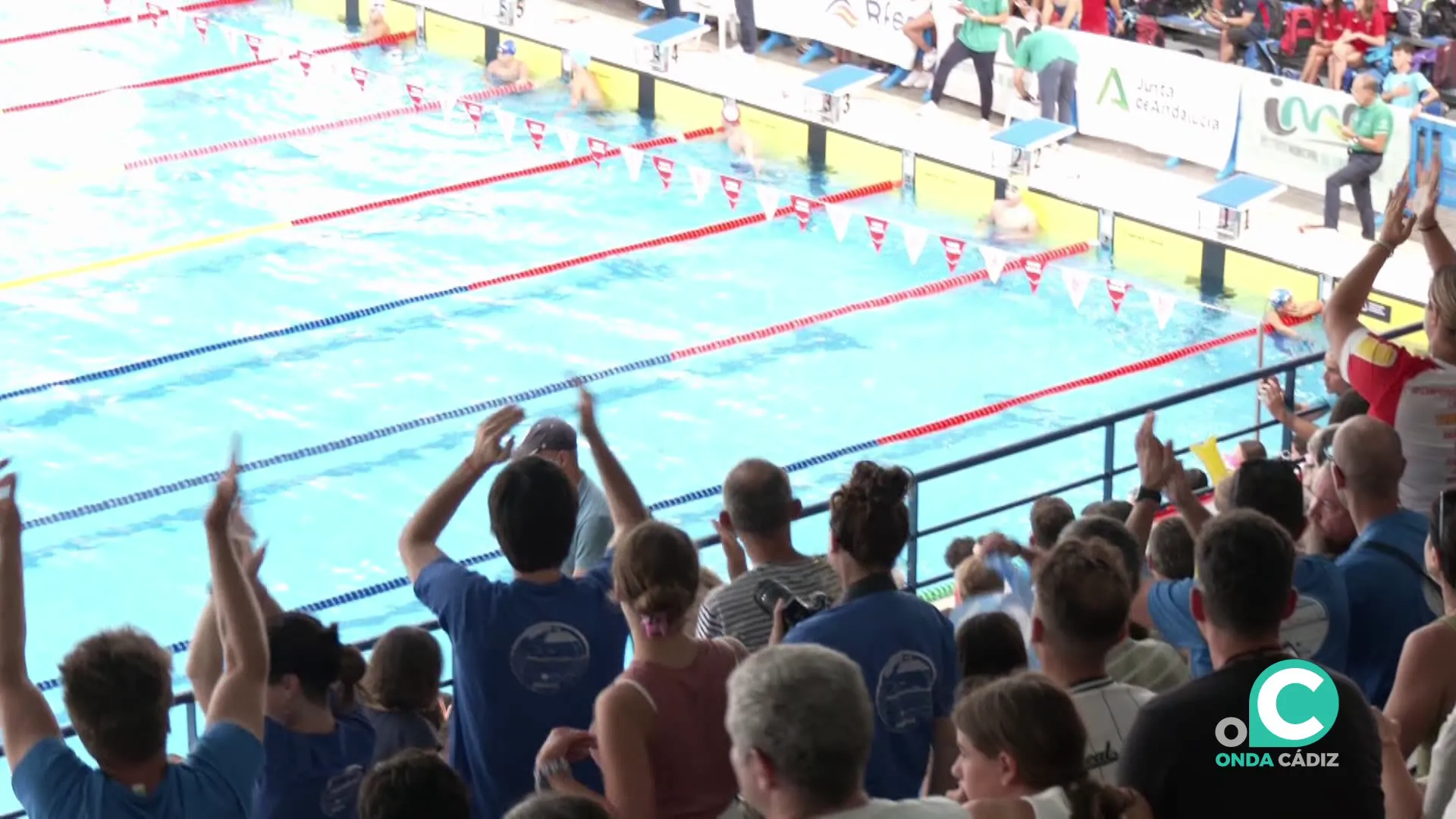 Numeroso público ha seguido las pruebas en la piscina Ciudad de Cádiz Numeroso público ha seguido las pruebas en la piscina Ciudad de Cádiz