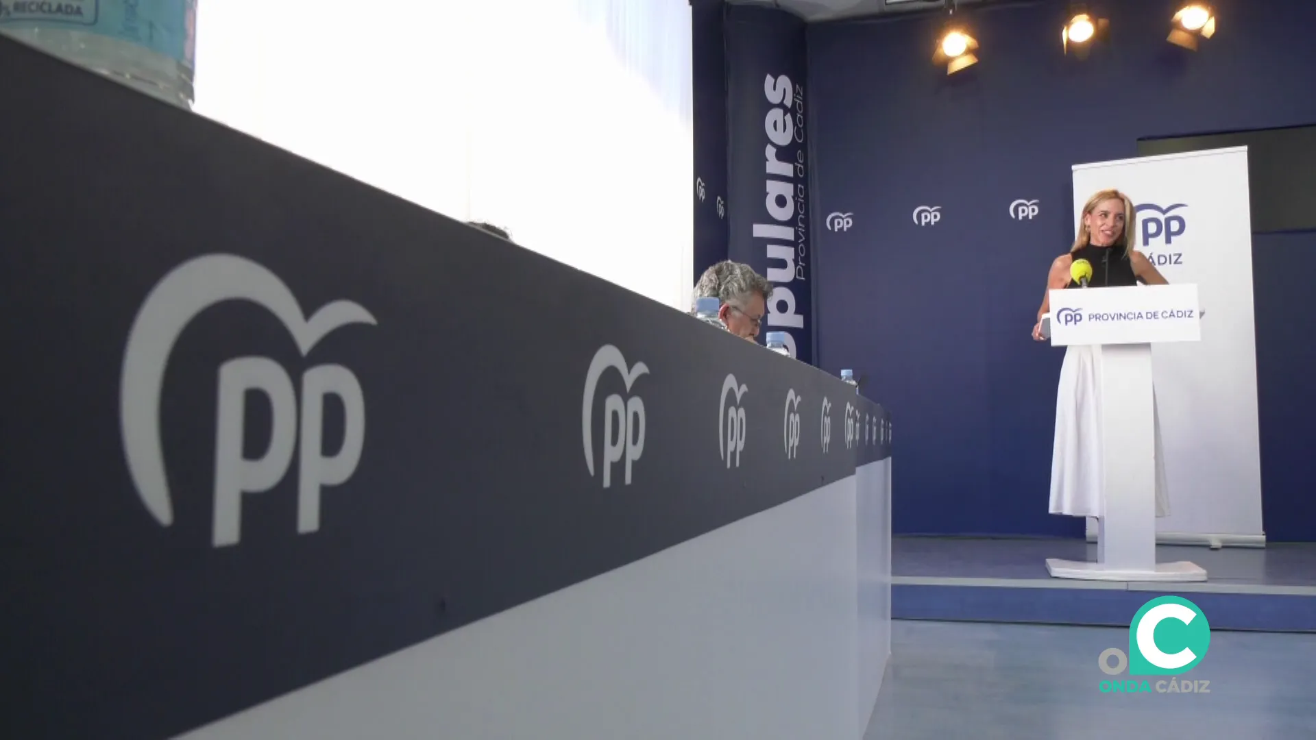 La Secretaria General PP atiende a los medios durante la rueda de prensa de este jueves La Secretaria General PP atiende a los medios durante la rueda de prensa de este jueves
