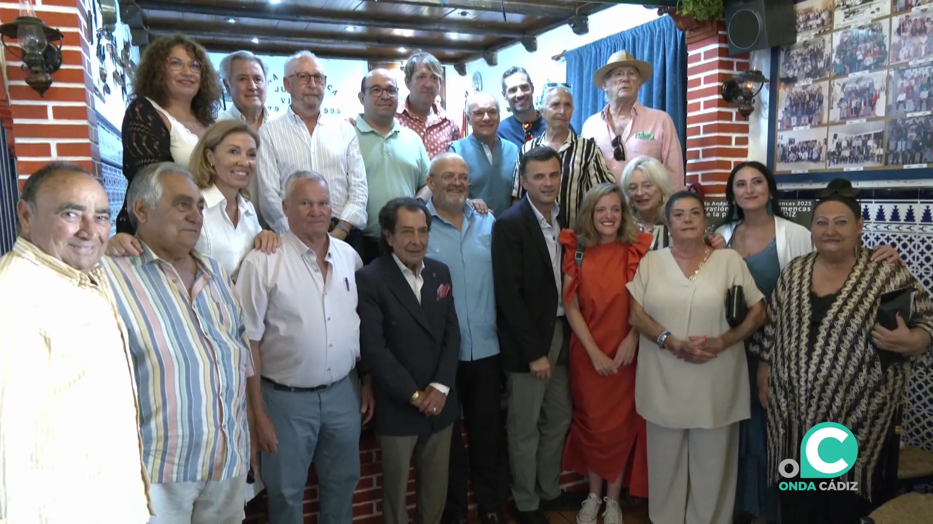 El cantaor arropado por autoridades y conocidos este jueves El cantaor arropado por autoridades y conocidos este jueves