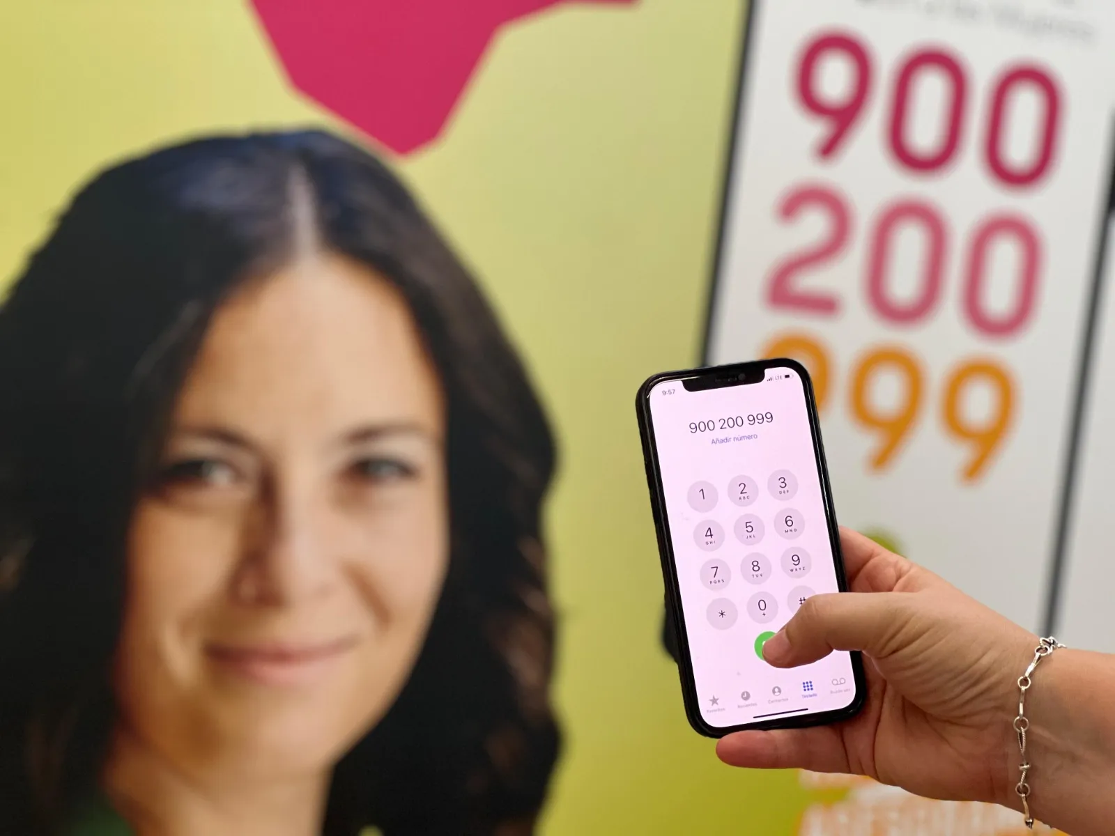 Teléfono de atención permanente dispuesto por el IAM