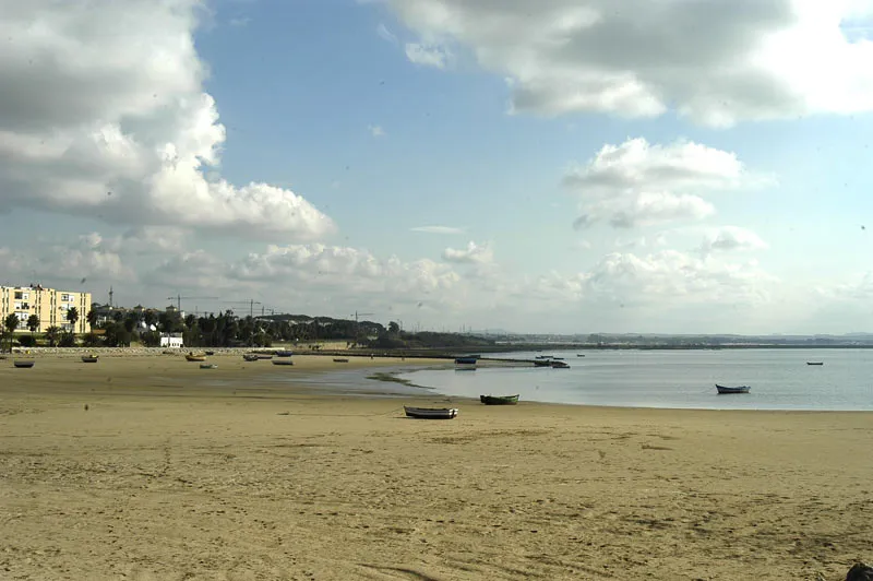 Vista de la playa de Puerto Real. Vista de la playa de Puerto Real.