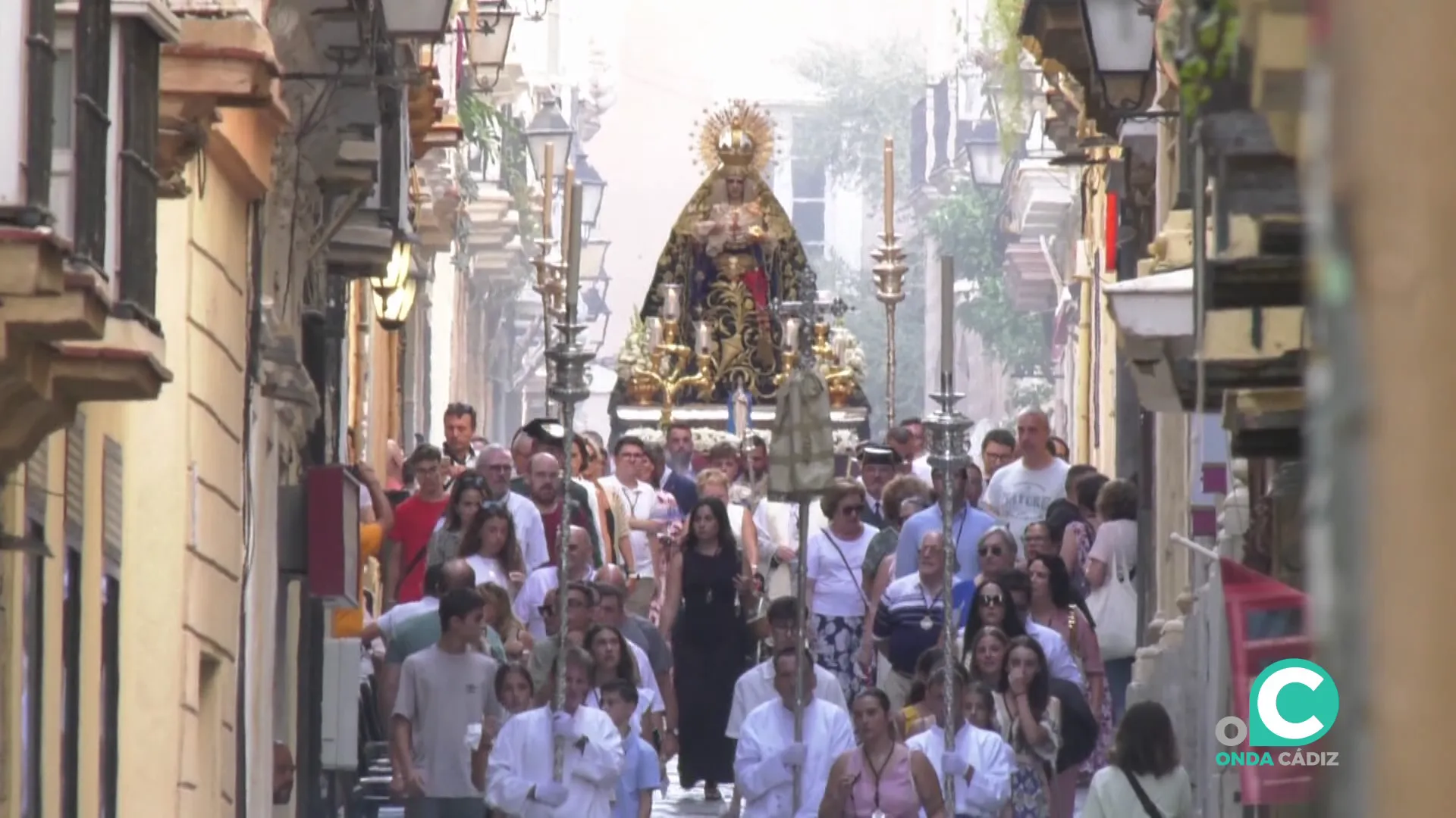El cortejo el pasado lunes por el centro de la ciudad El cortejo el pasado lunes por el centro de la ciudad