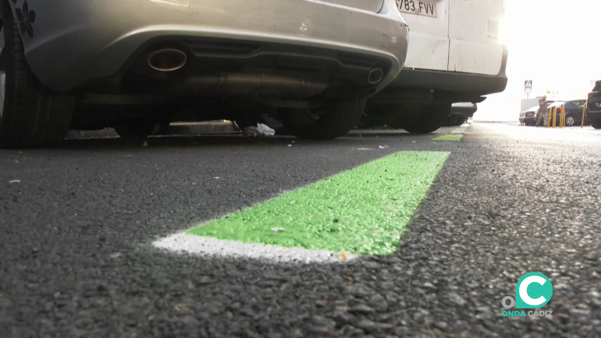 Vehículos estacionados en la ciudad