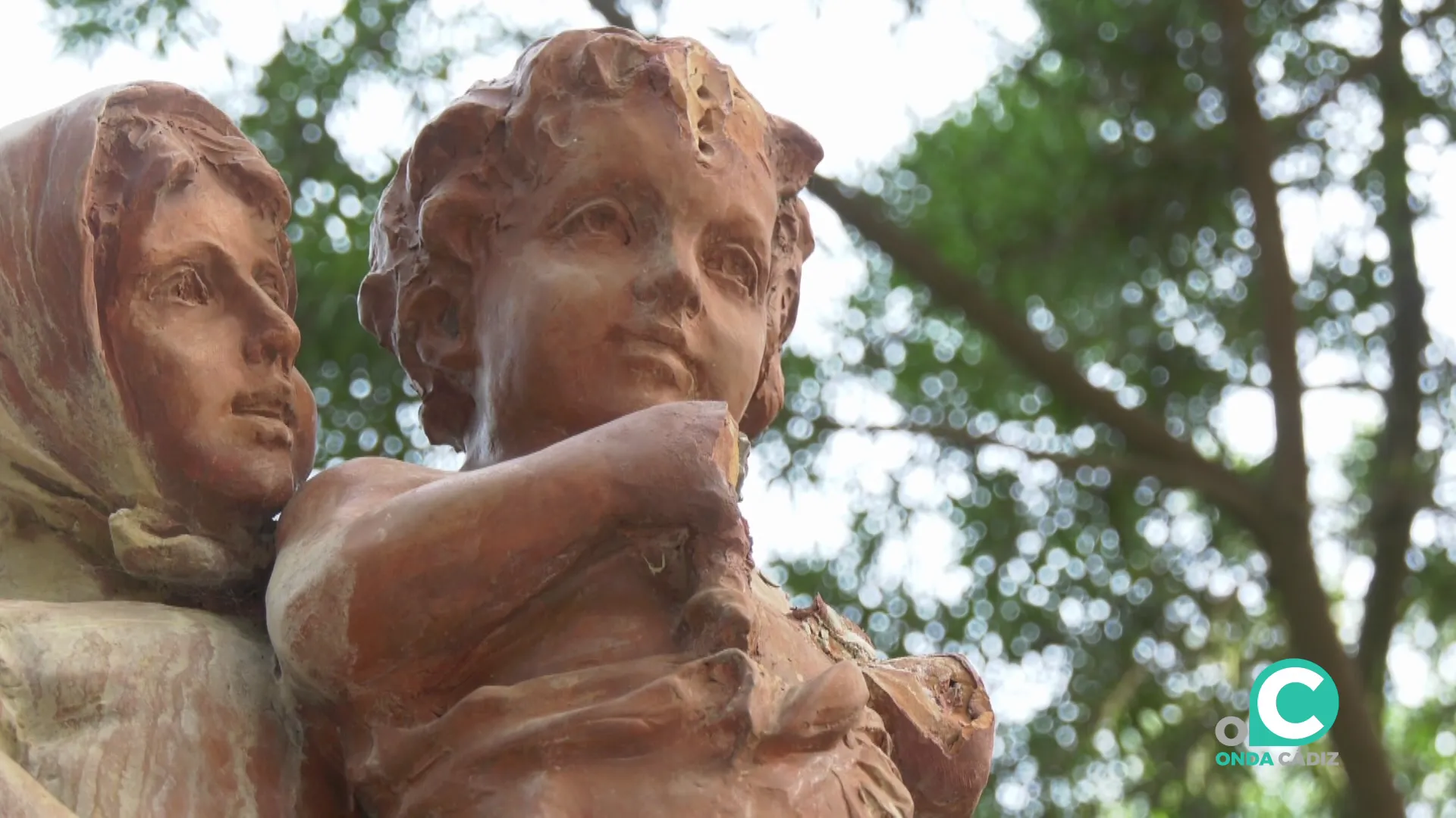 Detalle de los daños causados a las emblemáticas imágenes de la ciudad Detalle de los daños causados a las emblemáticas imágenes de la ciudad