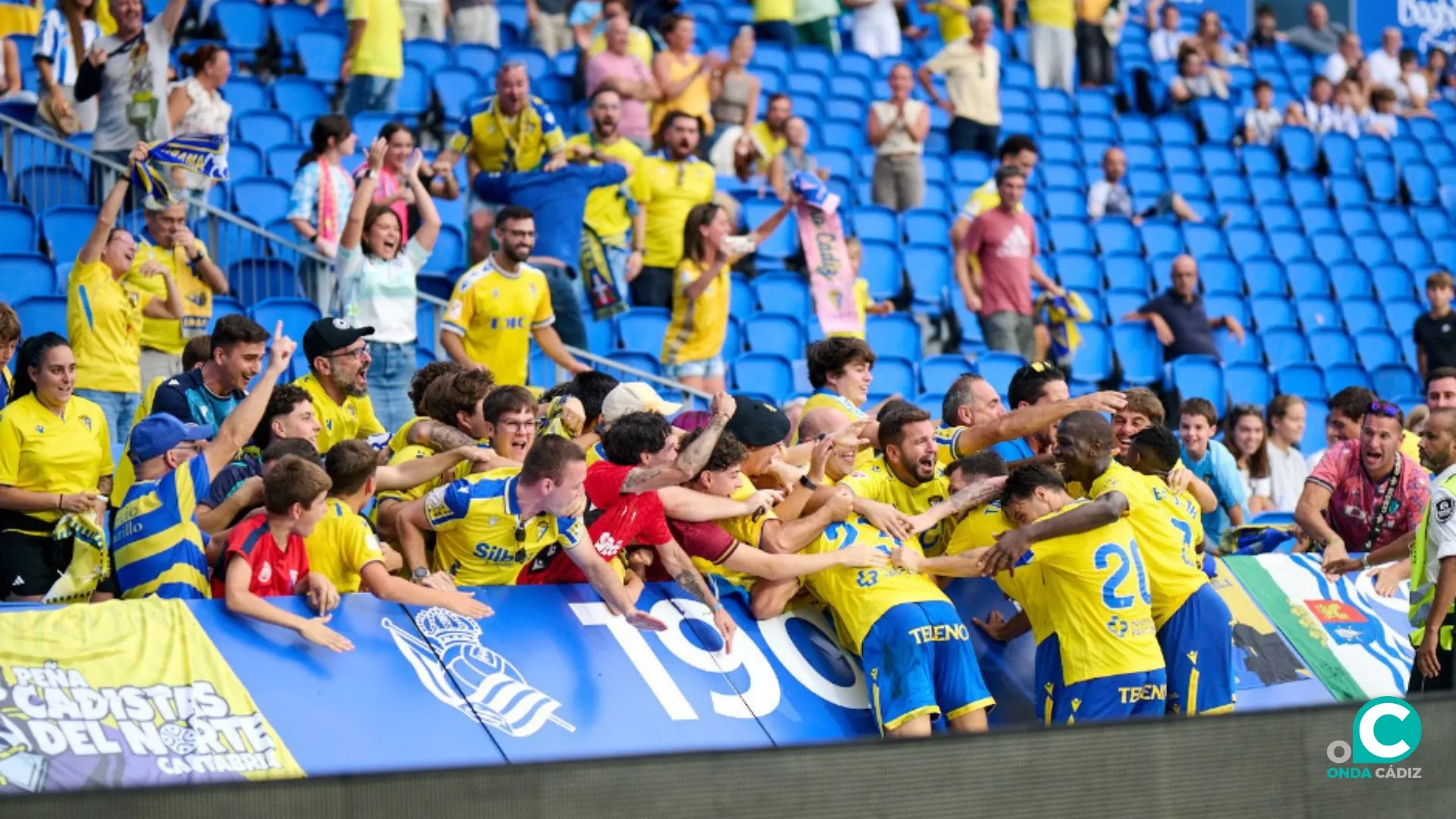 Tabatadze desató la locura con su doblete celebrado con los aficionados cadistas en Anoeta (Foto: La Liga) Tabatadze desató la locura con su doblete celebrado con los aficionados cadistas en Anoeta (Foto: La Liga)