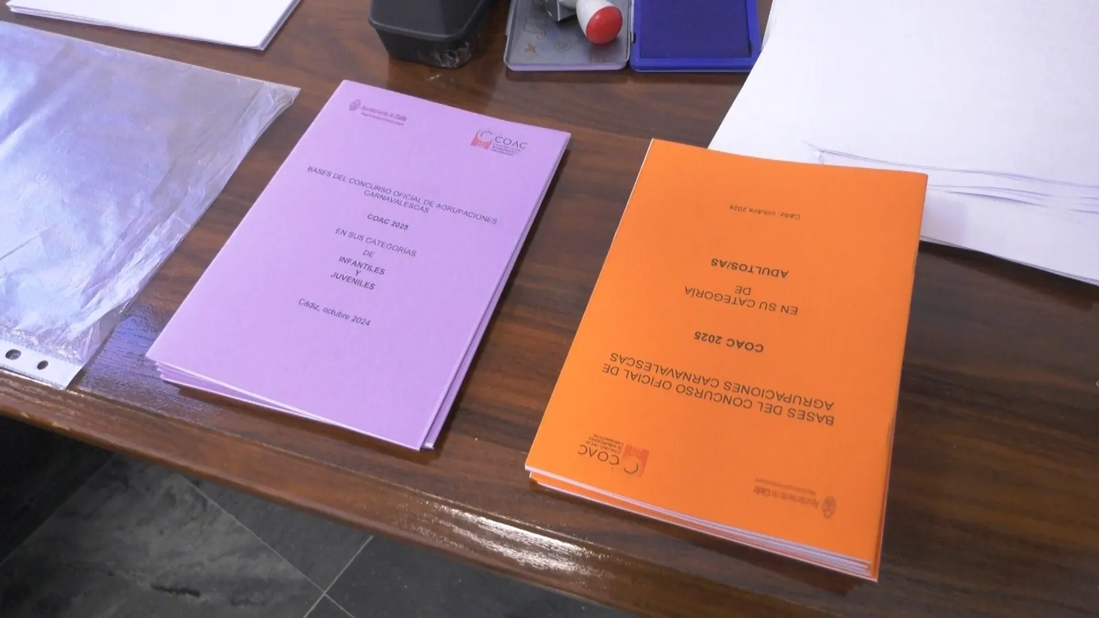,Los documentos se podrán tramtiar presencialmente  presencialmente en la oficina de la Delegación de Fiestas y Carnaval
