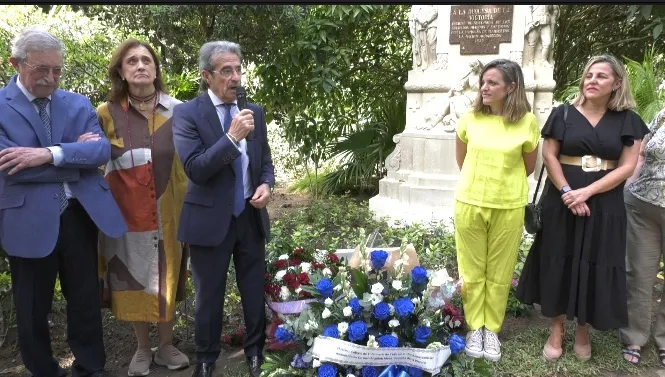 El Ayuntamiento ha inaugurado una placa en recuerdo de la Duquesa de la Victoria en el Parque Genovés El monumento dedicado a Carmen Angoloti y Mesa también ha sido recuperado