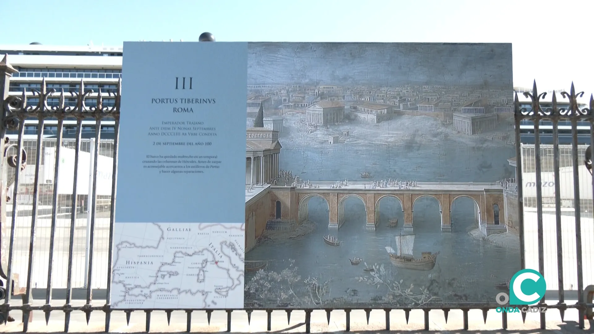 Uno de los paneles que conforman la exposición “De Roma a Gades. Ruta Marítima”, inaugurada este lunes. 