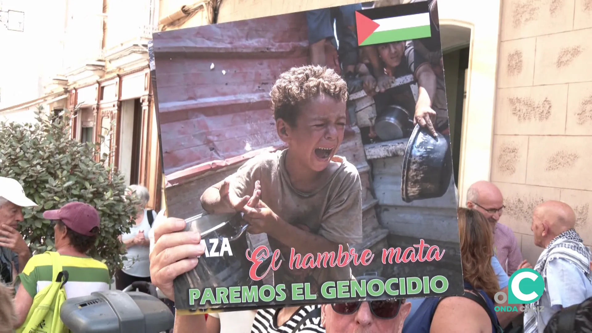 Un momento de la protesta este lunes en la calle Ancha Un momento de la protesta este lunes en la calle Ancha