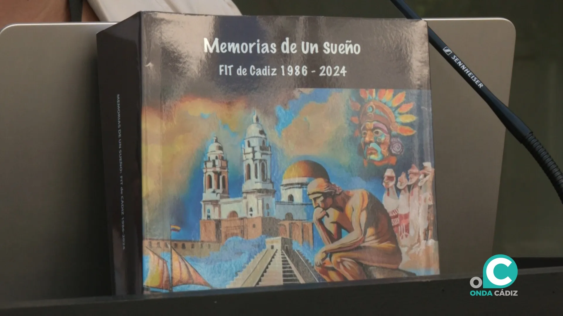 Libro ‘Memorias de un sueño: Festival Iberoamericano de Teatro de Cádiz (1984–2024)'. Libro ‘Memorias de un sueño: Festival Iberoamericano de Teatro de Cádiz (1984–2024)'.