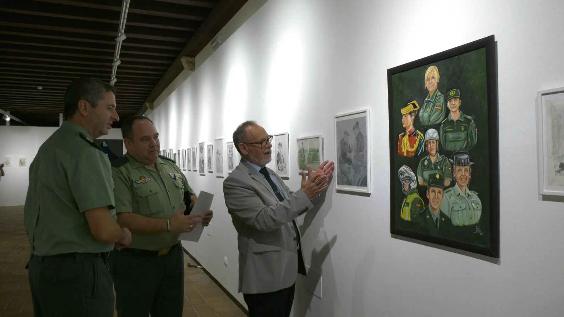 José Manuel Rodríguez Otero en la inauguración de su exposición 'Héroes Anónimos'. ...