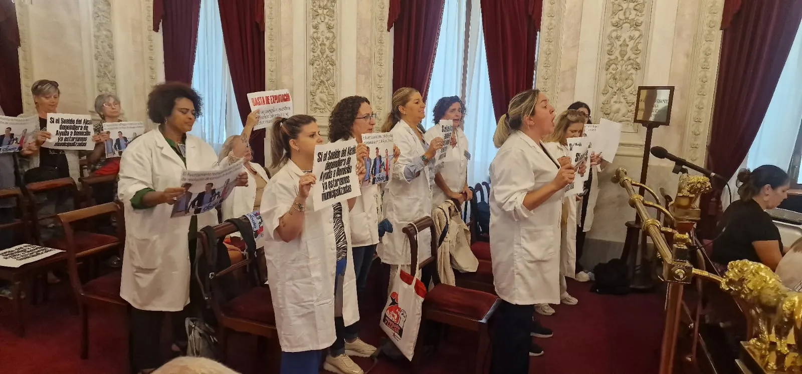 Momento de la movilización en el Ayuntamiento