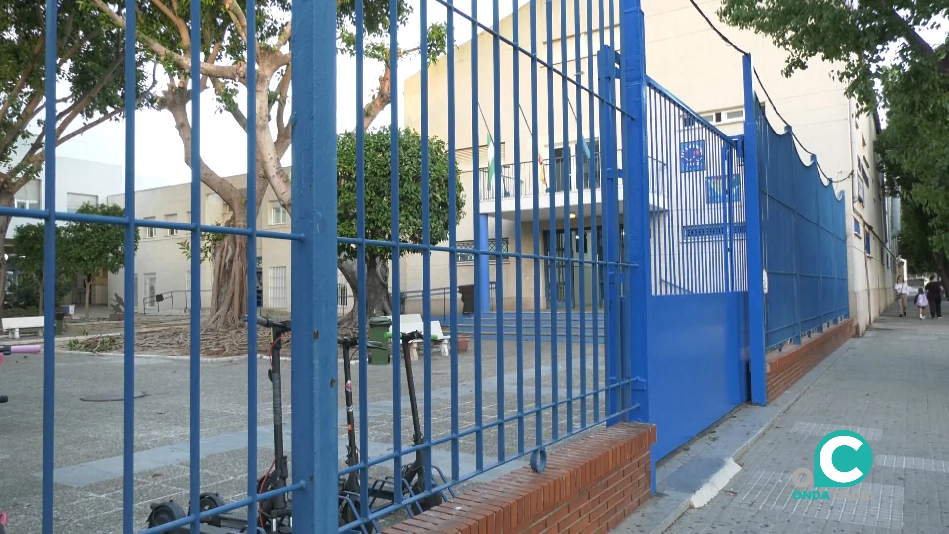 Entrada del IES San Severiano de Cádiz. Entrada del IES San Severiano de Cádiz.