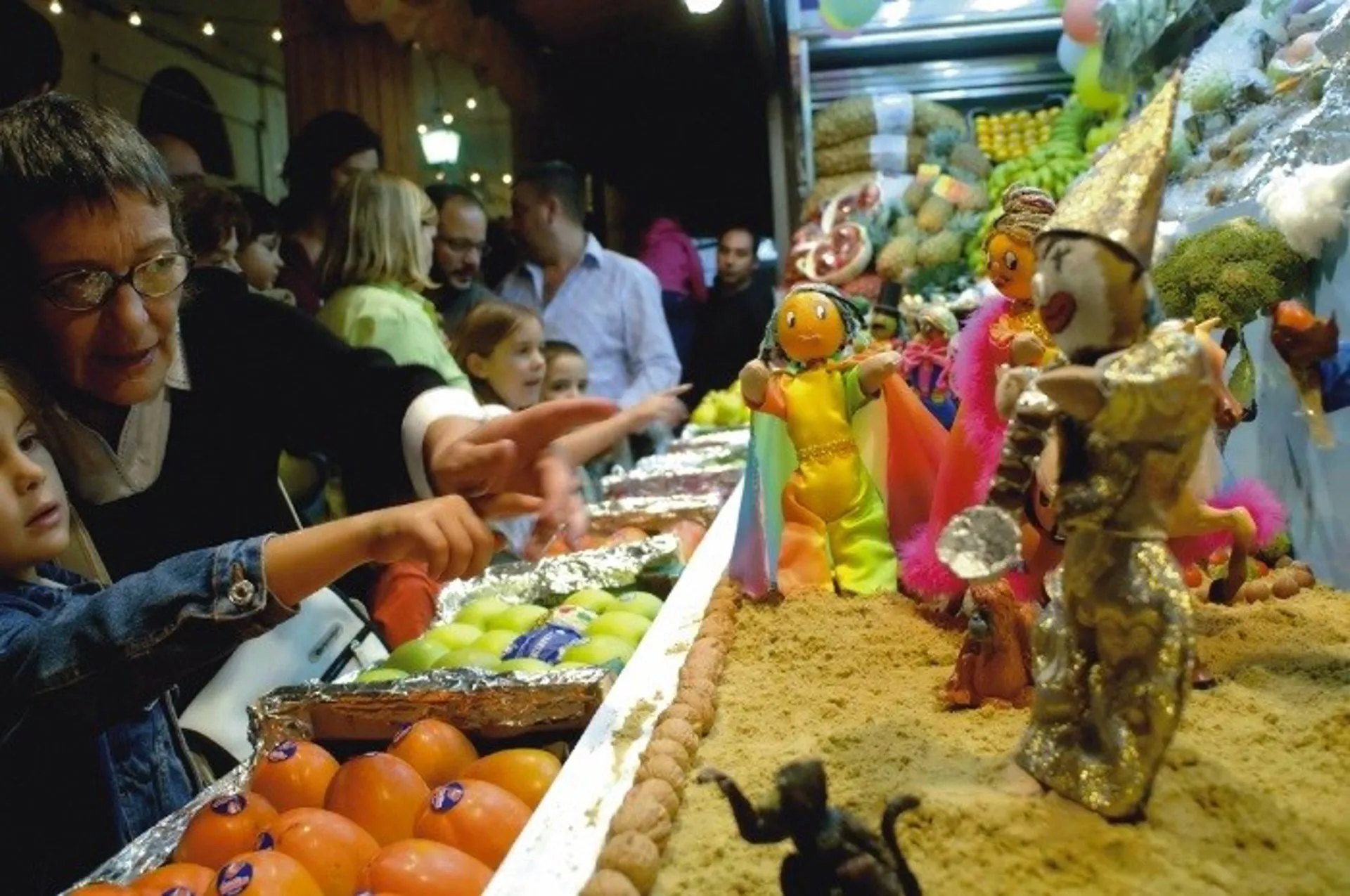 Puesto de mercado decorado por los Tosantos. Puesto de mercado decorado por los Tosantos.
