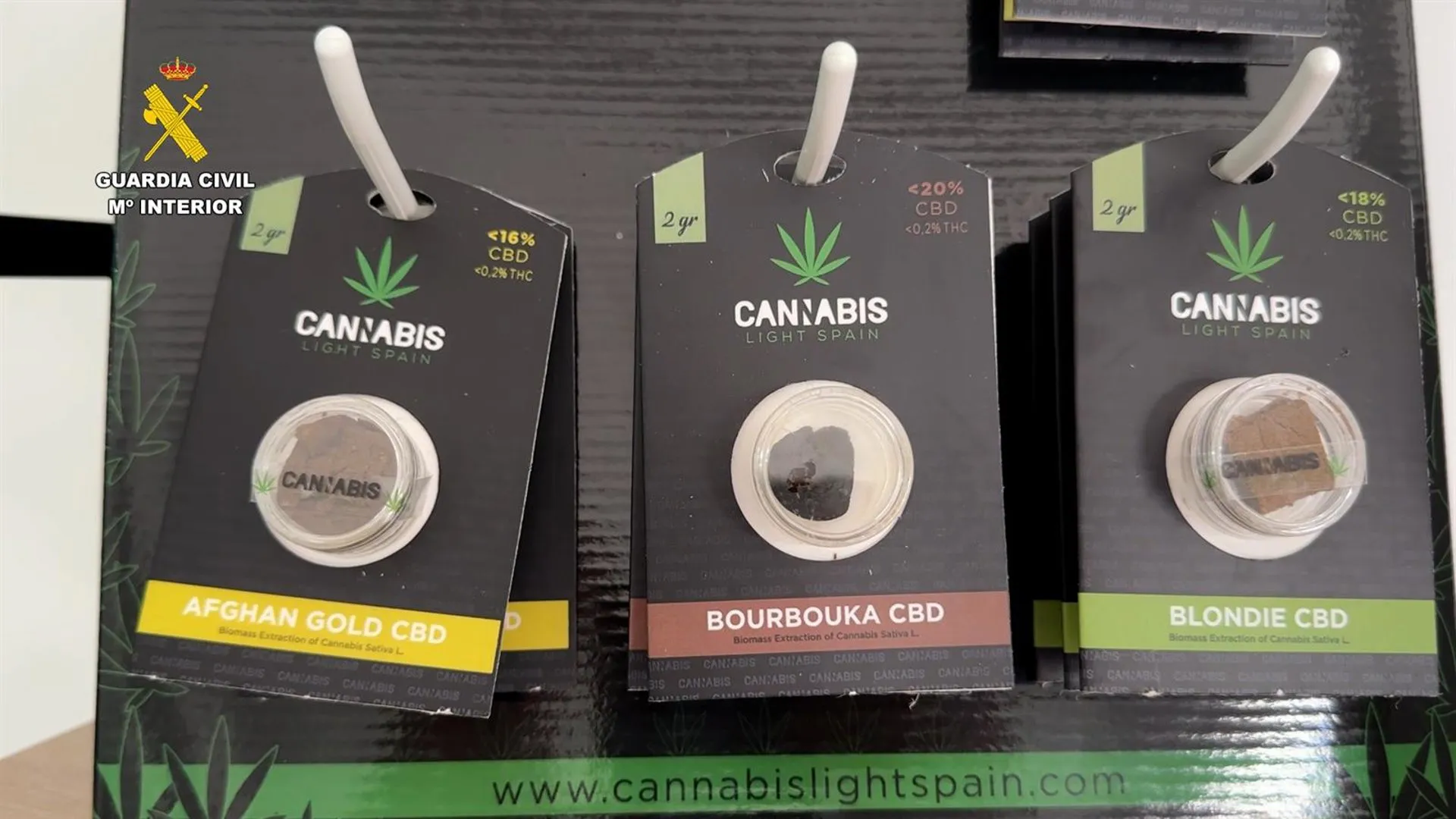 Cannabis expuesto a la venta en un CBD shop de la provincia de Cádiz. Cannabis expuesto a la venta en un CBD shop de la provincia de Cádiz.