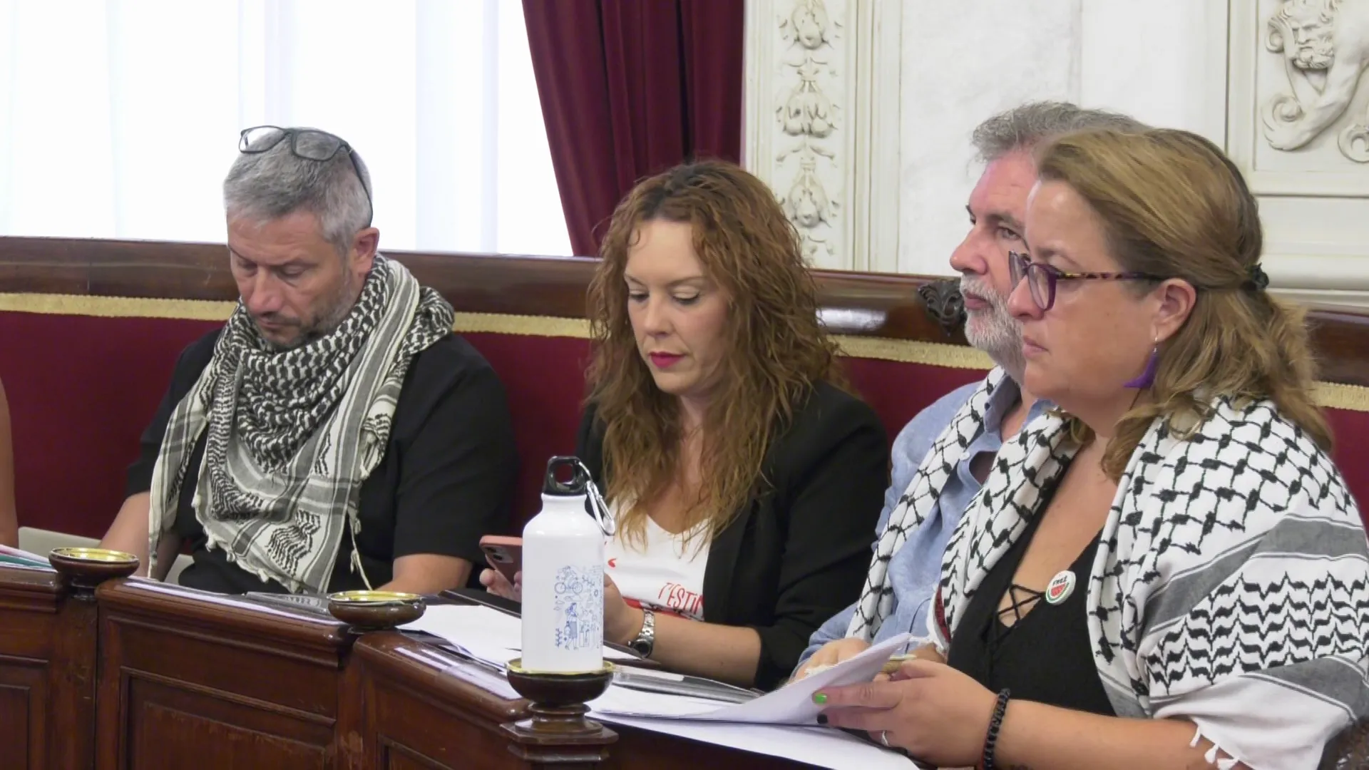 Concejales de la formación durante el transcurso de un pleno del Ayuntamiento Concejales de la formación durante el transcurso de un pleno del Ayuntamiento