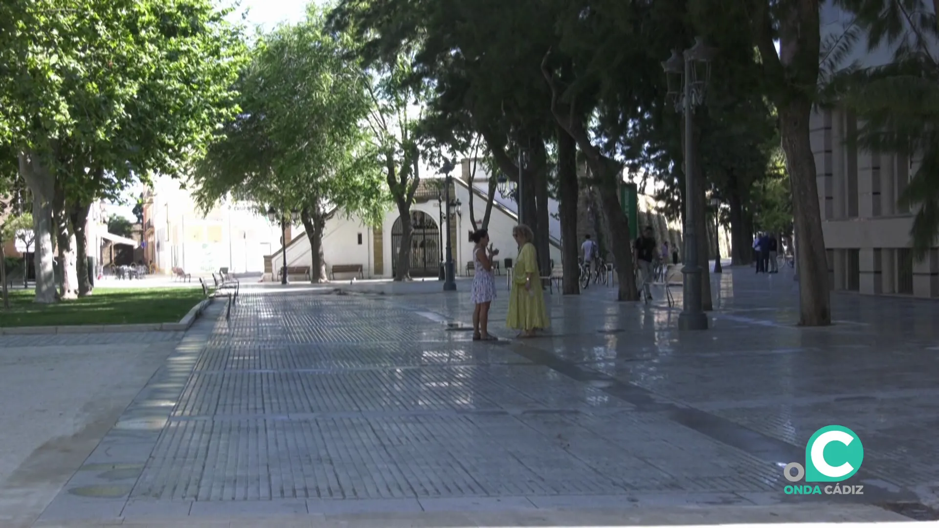 La Plaza de España, uno de los espacios urbanos peatonalizados de la capital gaditana La Plaza de España, uno de los espacios urbanos peatonalizados de la capital gaditana