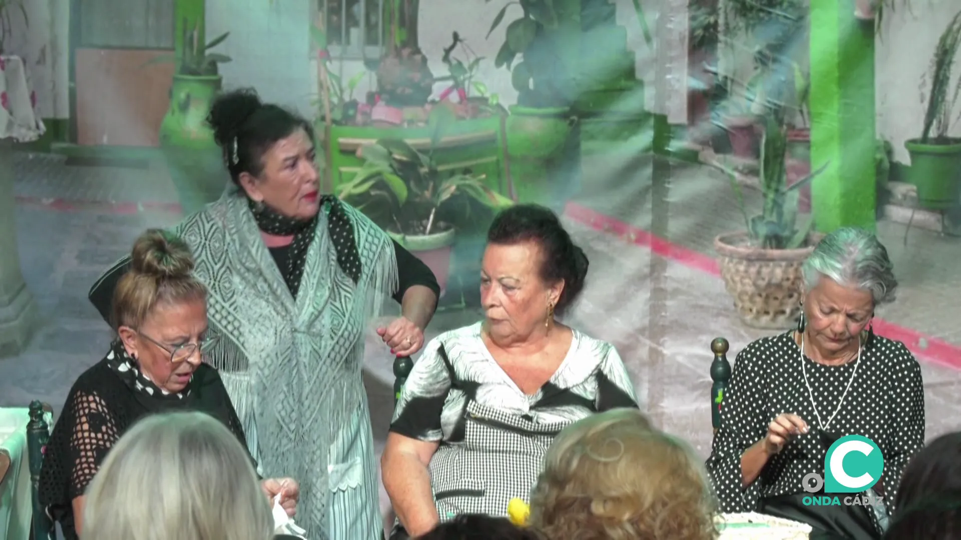 Un momento de la actuación que retrata la figura de la mujer en las décadas de los 40 y 50