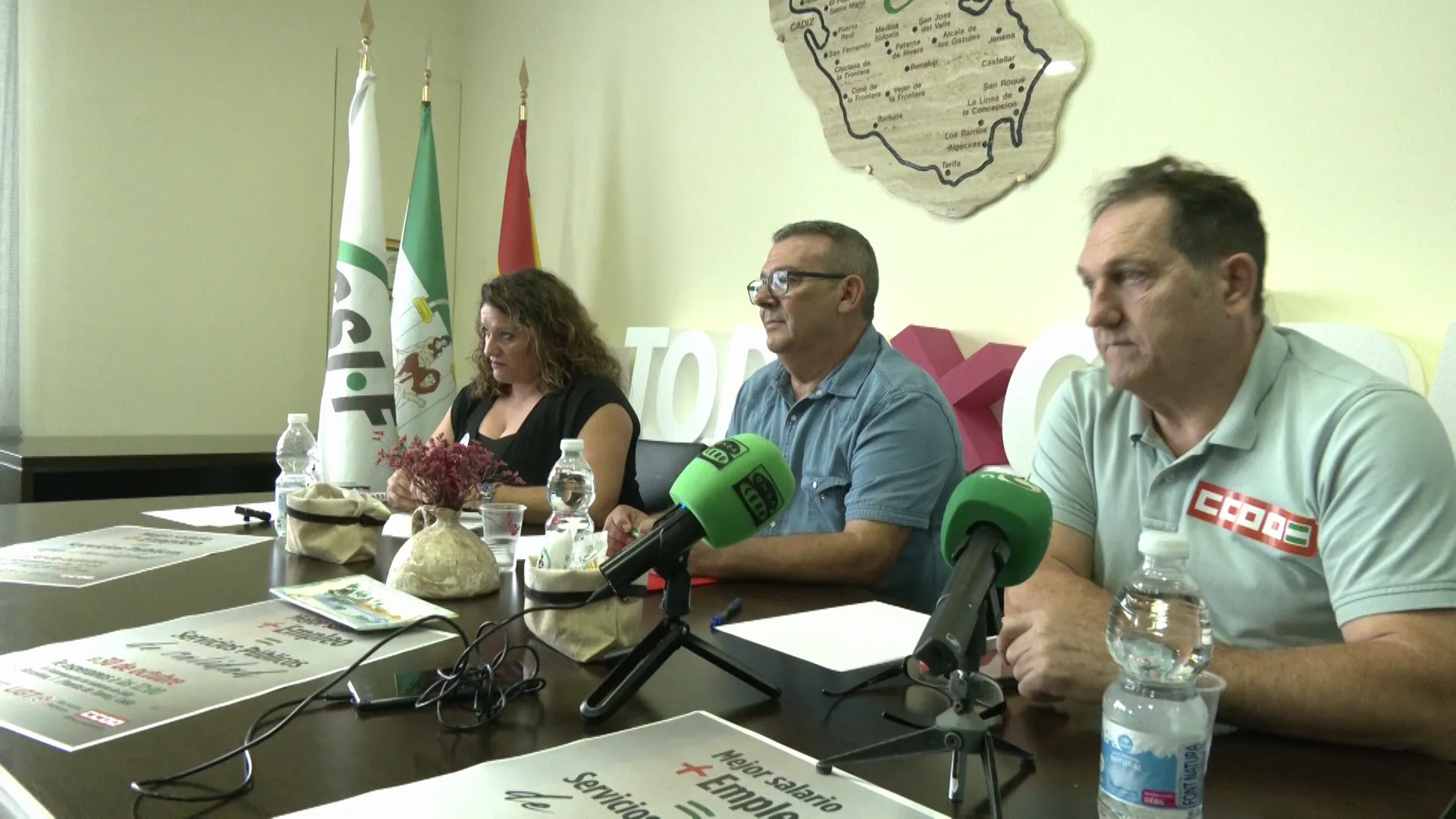 Rueda de prensa de los respectivos representantes para comunicar la movilización Rueda de prensa de los respectivos representantes para comunicar la movilización