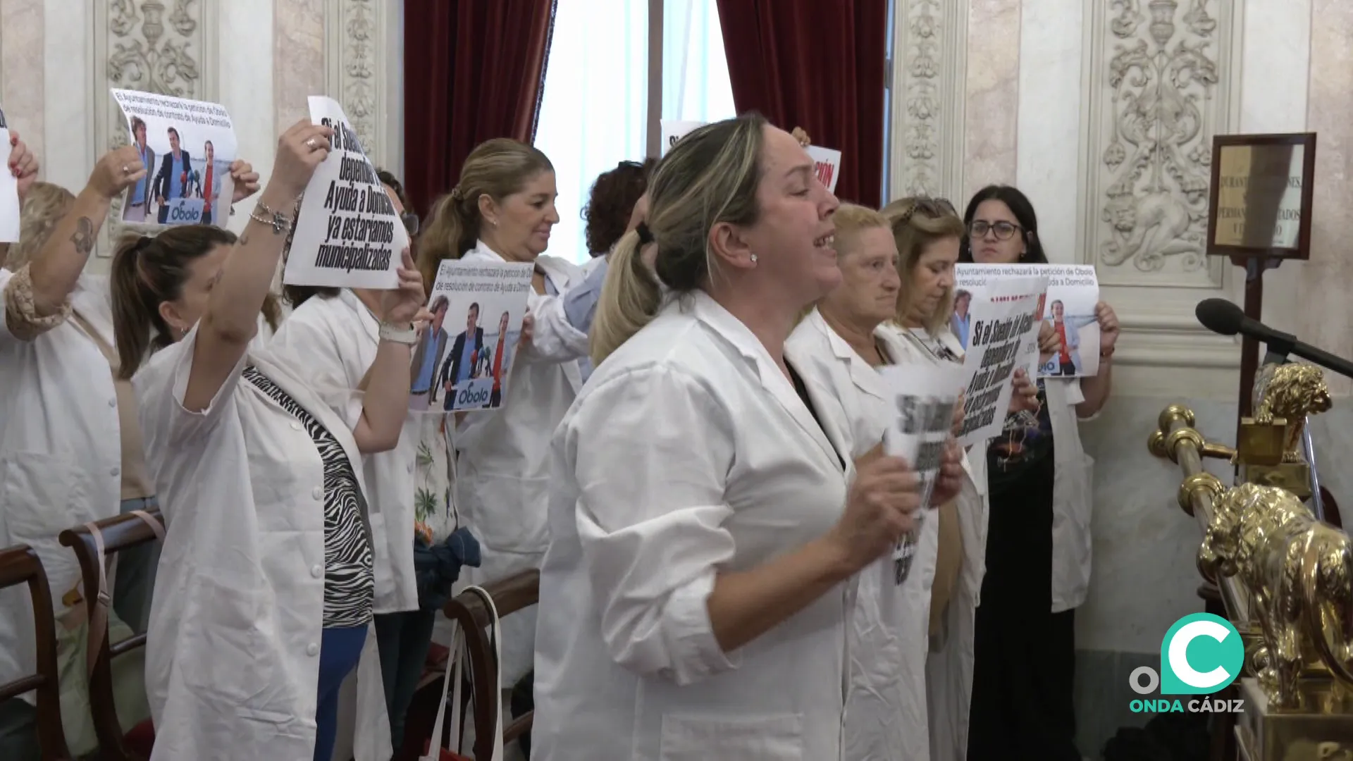 Un momento de la movilización de este jueves en el Ayuntamiento