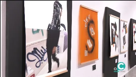 La muestra contiene 22 collage convirtiendo la sala expositiva en un túnel de metro