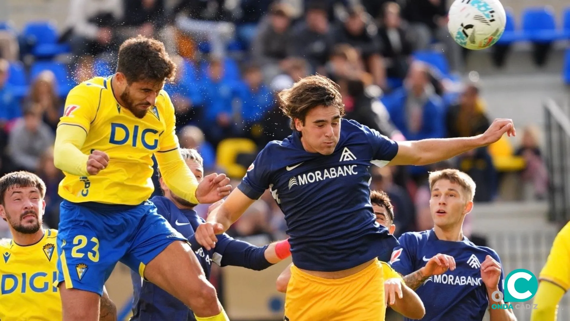 Alvaro García Pascual en una acción del encuentro (Foto: La Liga)