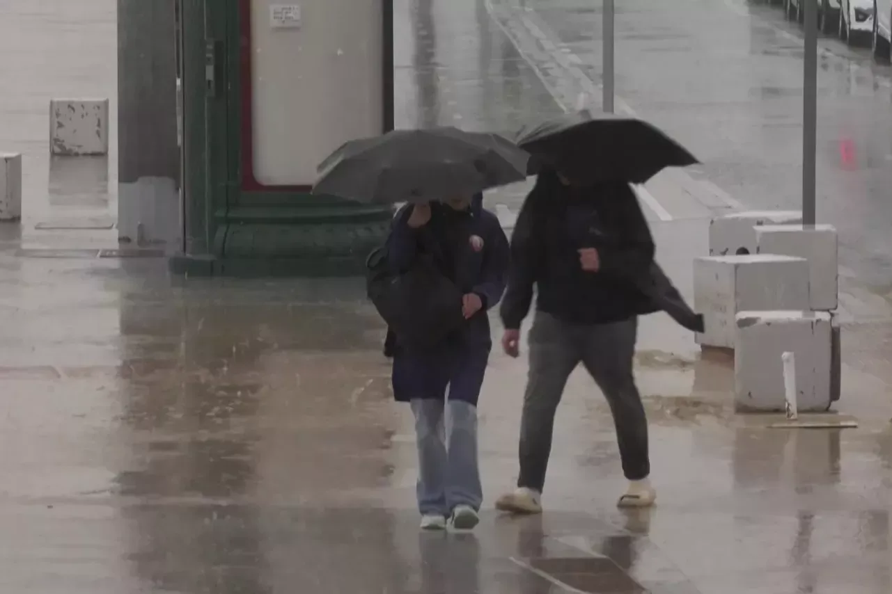 Jornada de lunes marcada por la lluvia en Cádiz. 