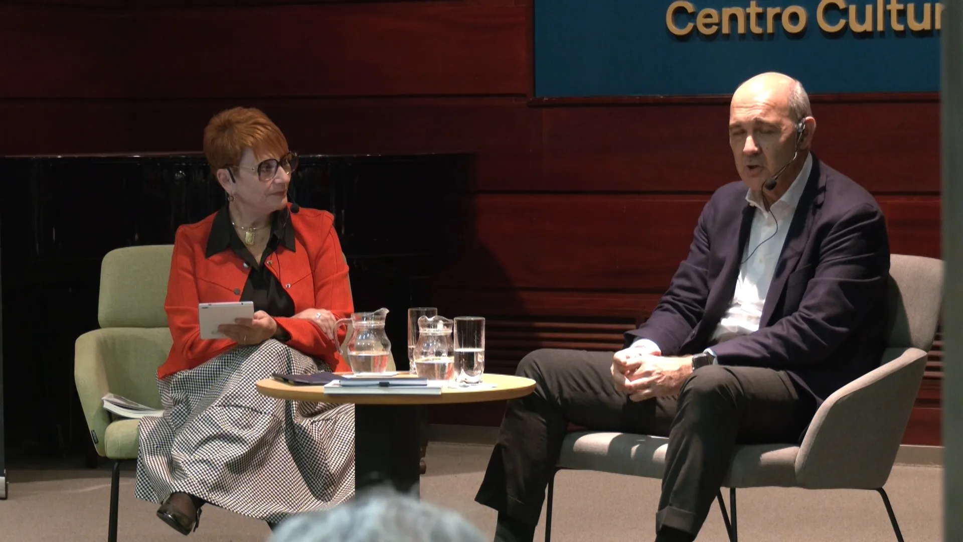 Momento de la presentación en el salón de actos de Unicaja