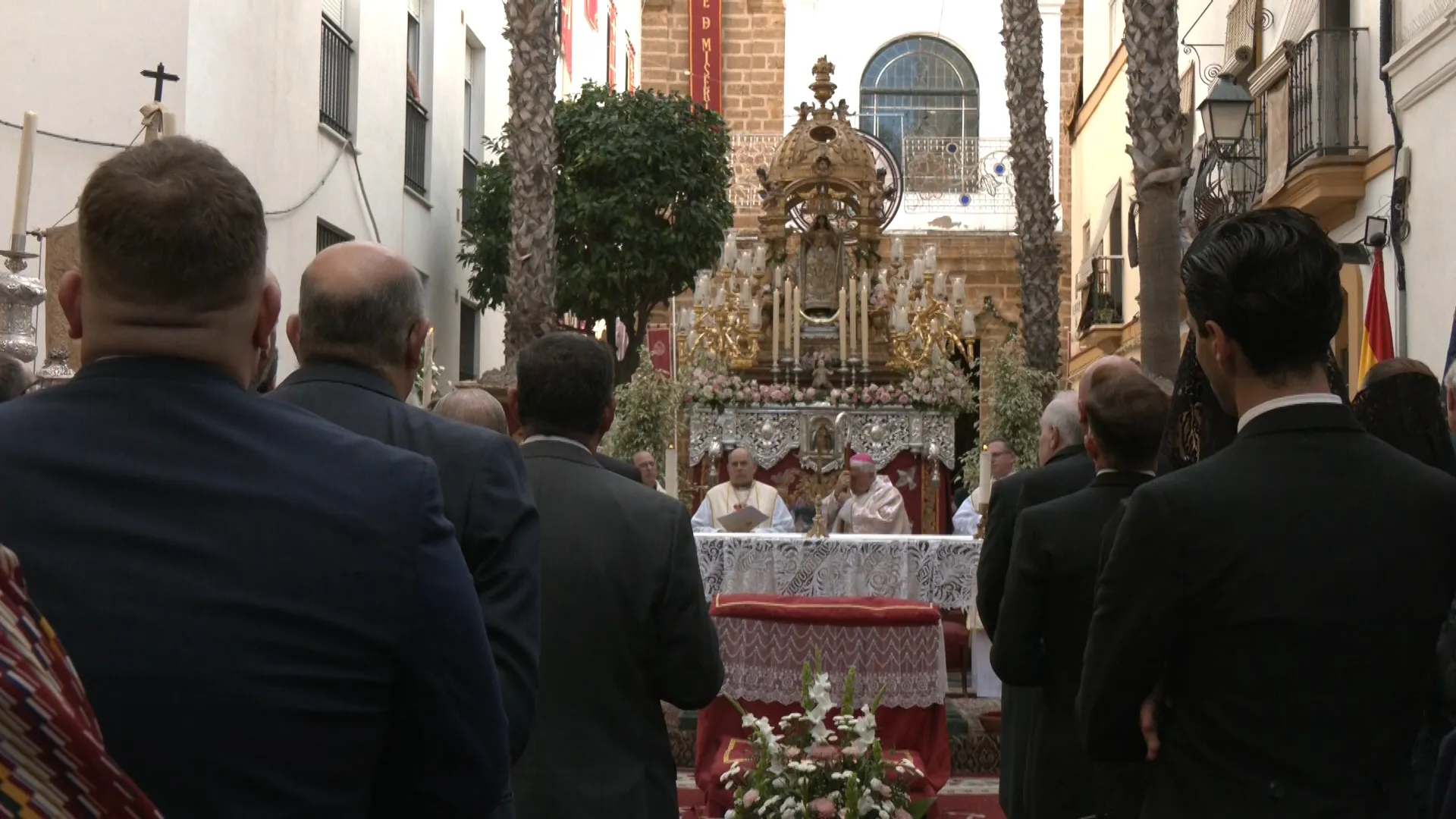 La misa típica gaditana estuvo presidida por el obispo de la diócesis Rafael Zornoza. La misa típica gaditana estuvo presidida por el obispo de la diócesis Rafael Zornoza.