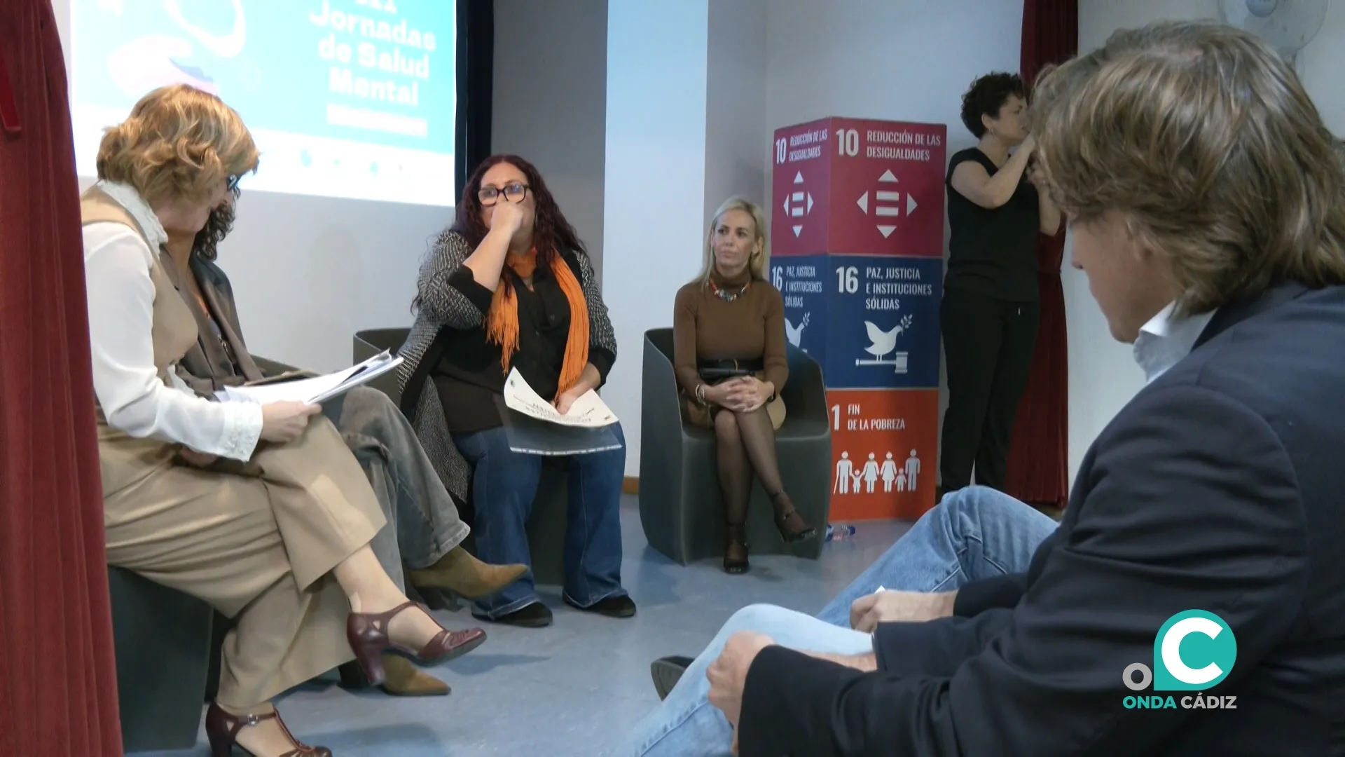 Primera jornada en el Centro de Participación Activa Vistahermosa para hablar de salud mental. 