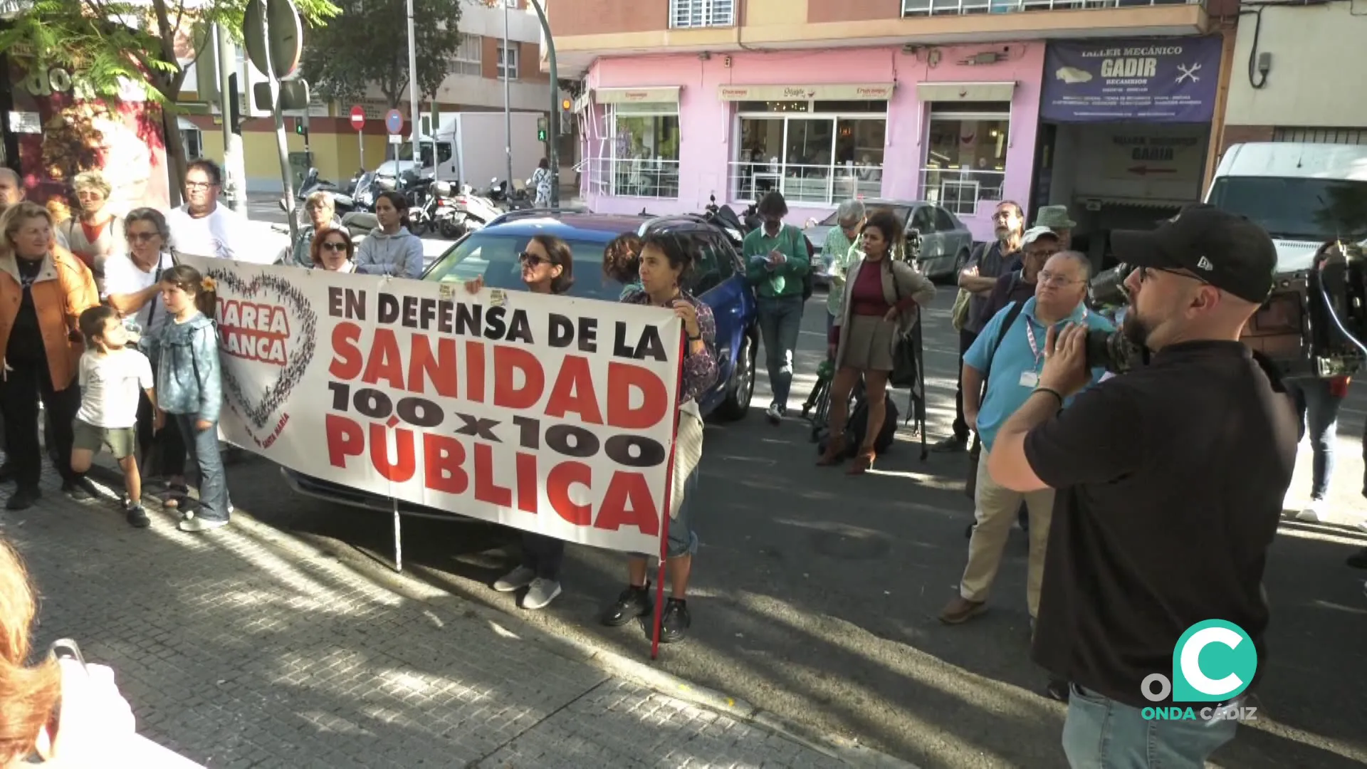 Concentración este lunes en la delegación de salud de la capital gaditana