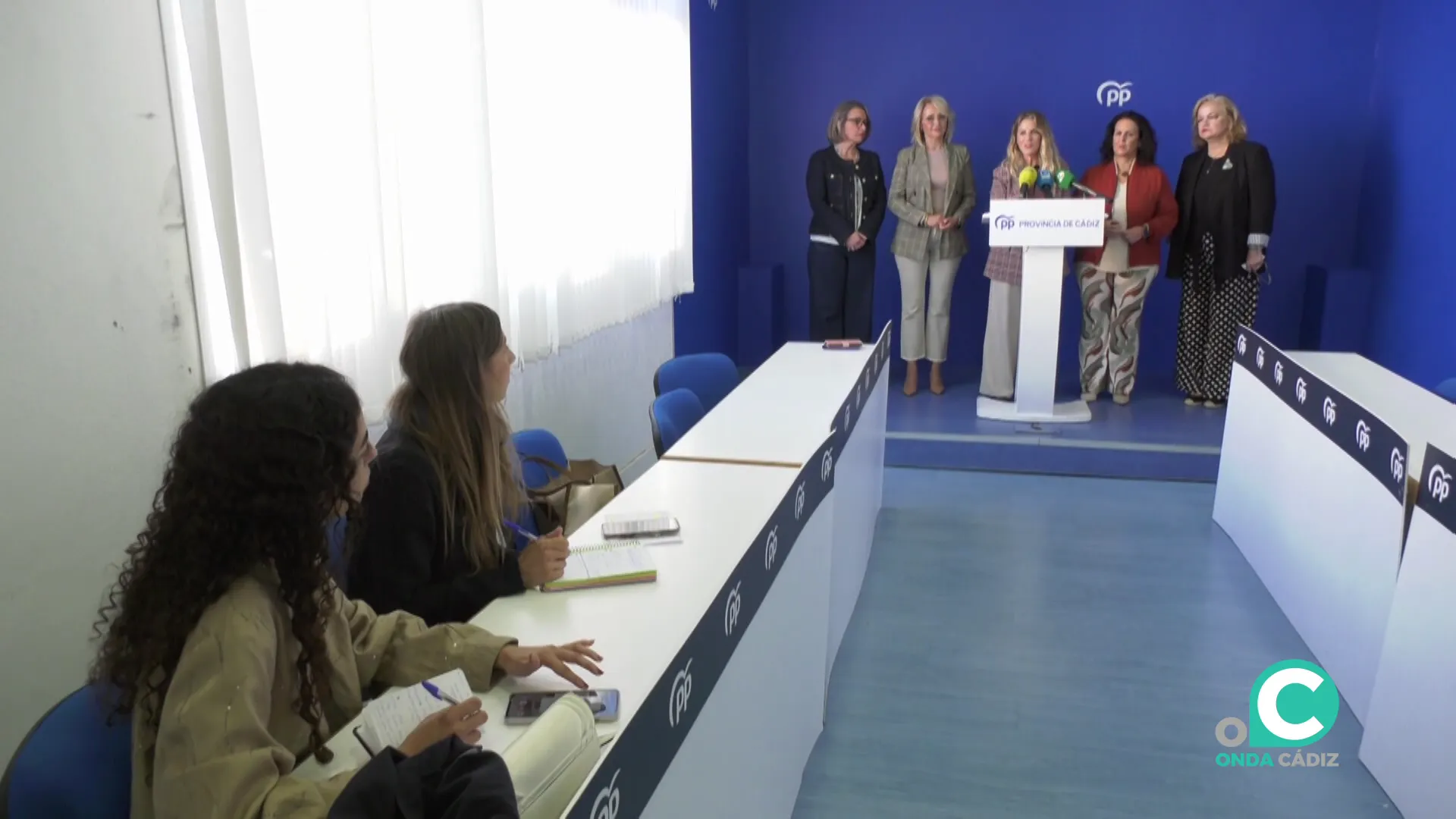 Un momento de una de las intervenciones en la rueda de prensa celebrada este lunes