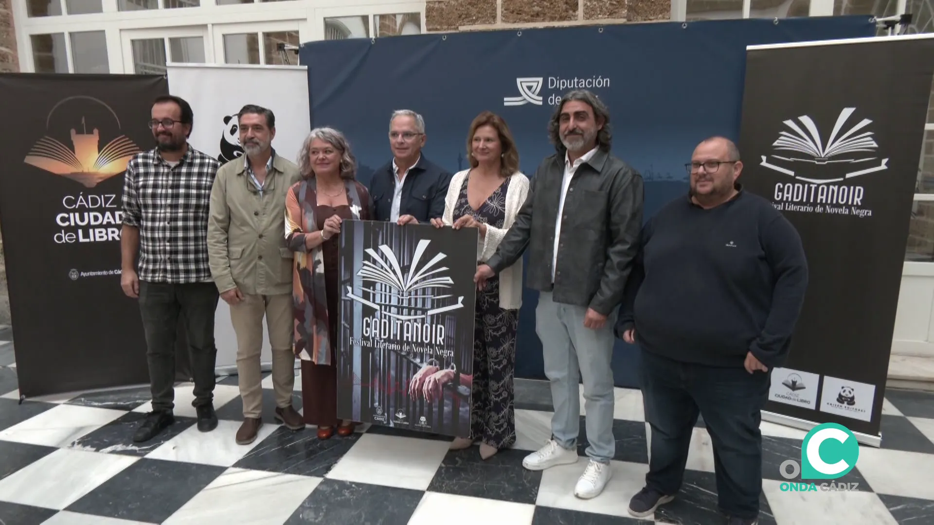 Organizadores y autoridades en el acto de presentación en la Diputación