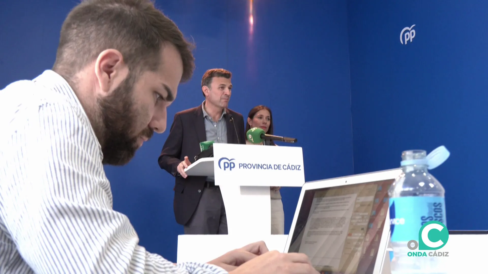 El presidente del PP gaditano durante su intervención en la rueda de prensa de este miércoles