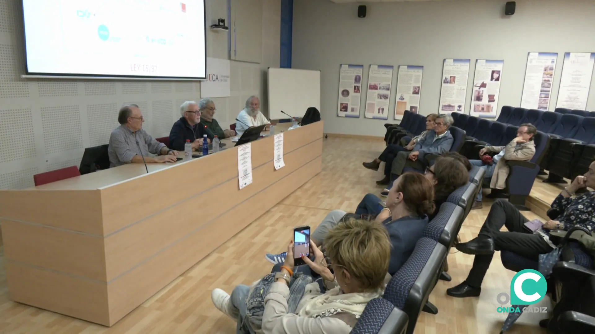 Un momento de las intervenciones en el encuentro durante el pasado miércoles