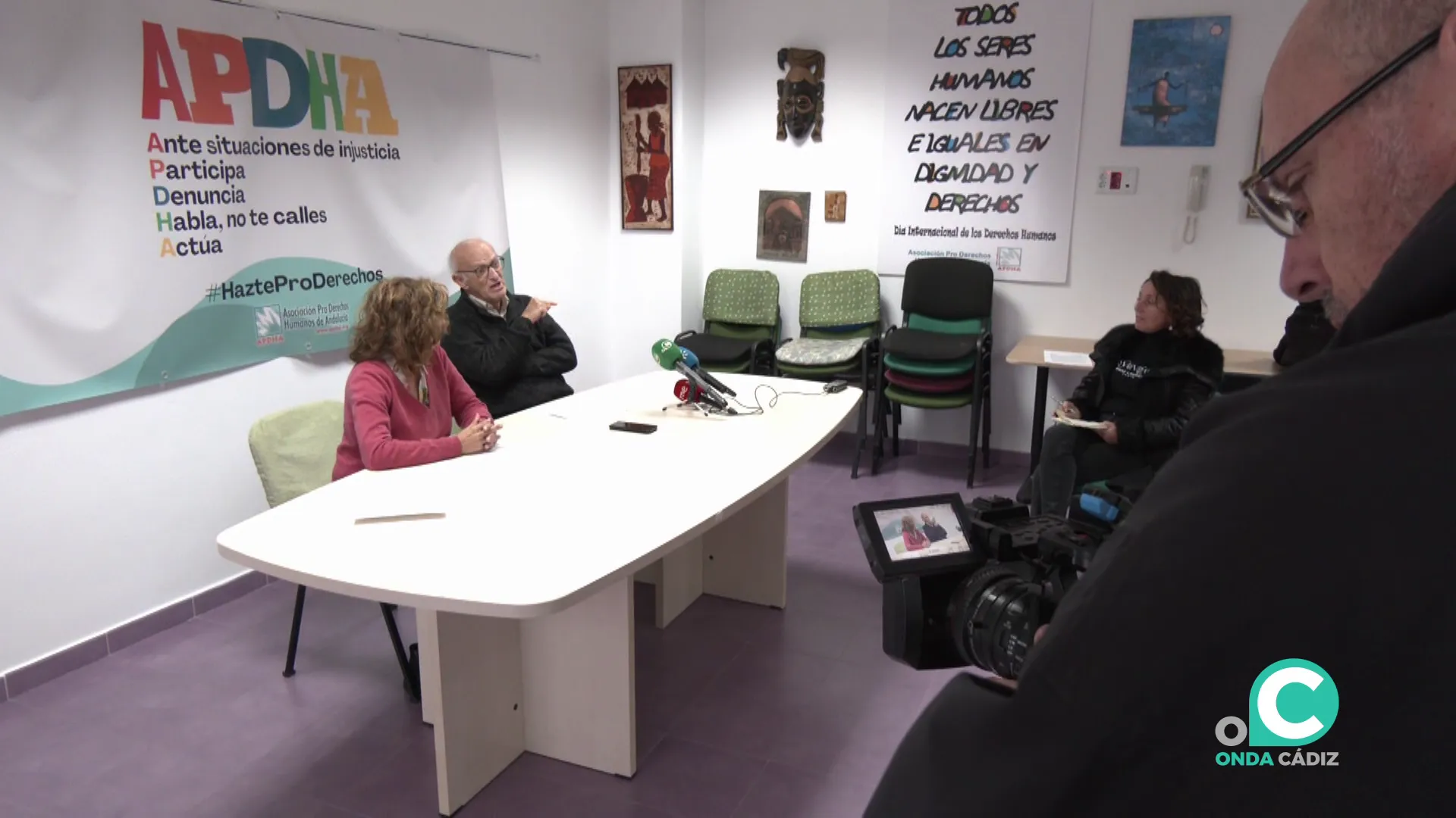 Momento de la rueda de prensa de este viiernes de los representantes de la Asociación Pro Derechos Humanos