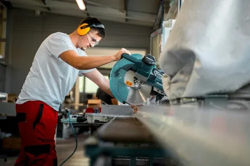 Más de 500 jóvenes podrán trabajar en diferentes empresas durante 6 meses