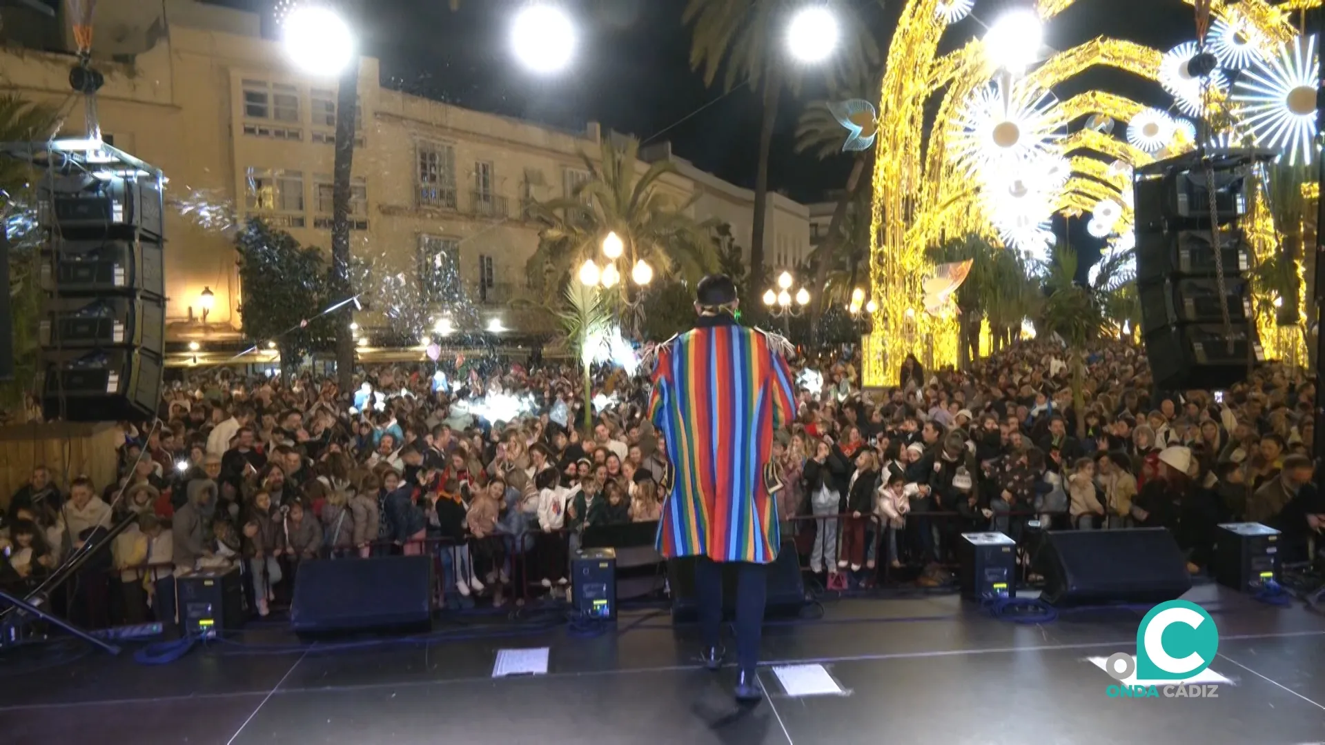 La Plaza de San Juan de Dios acogió las tradicionales precampanadas infanfiles. 