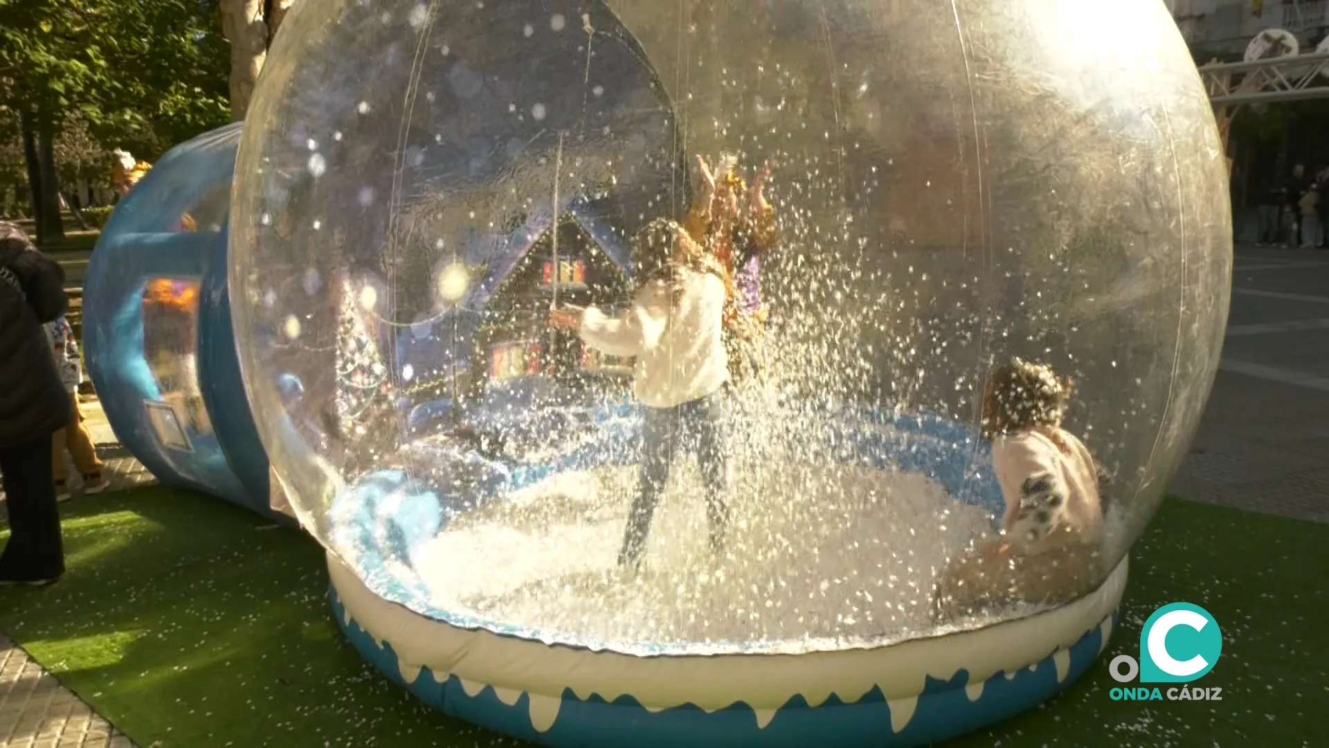 Los más pequeños pueden disfrutar este lunes de actividades como nevada artificial o scape room, entre otras. 