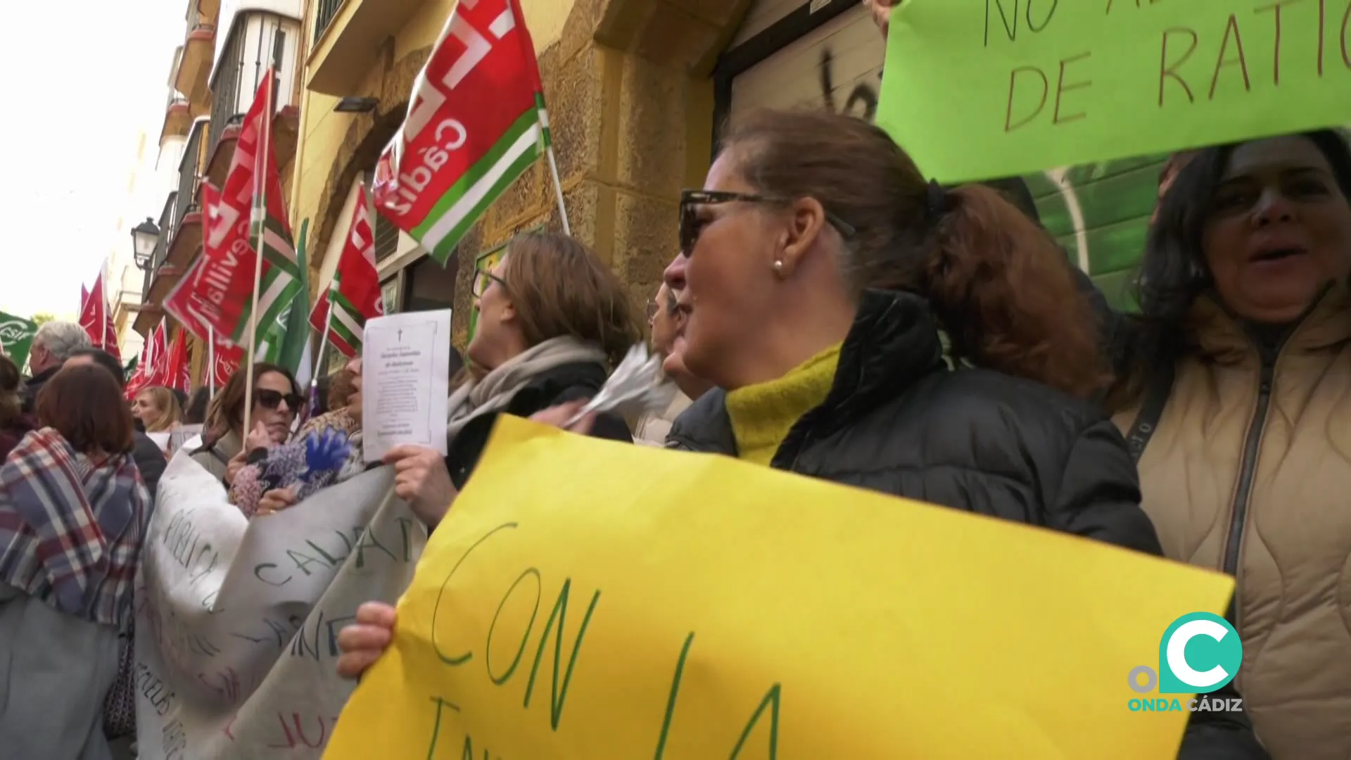 La concentración ante la delegación de Educación de la capital gaditana