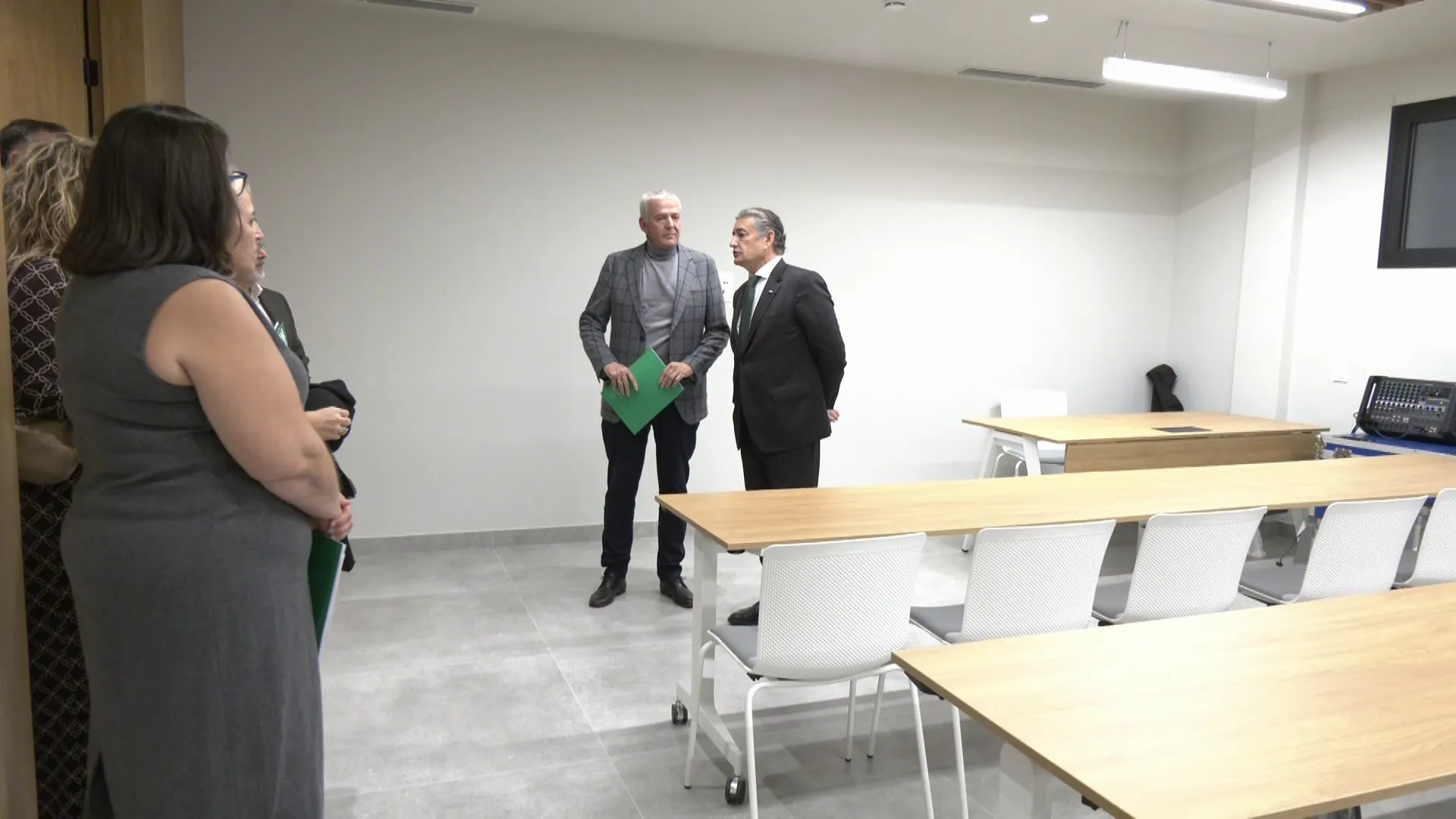 Un momento de la visira a las nuevas dependencias de la sede del sindicato en la capital gaditana