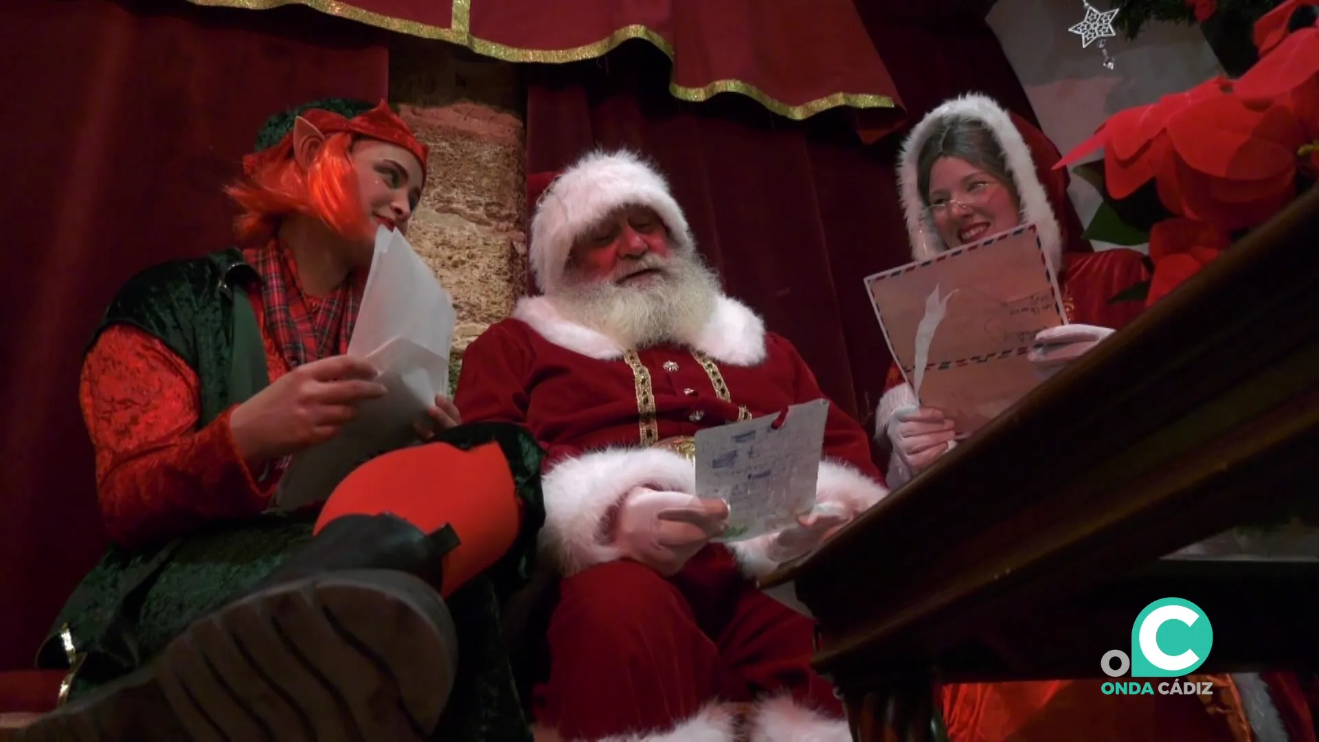 En una instalación decorada, y habitada por elfos y pajes reales, los niños podrán realizar una videollamada con Papa Noel