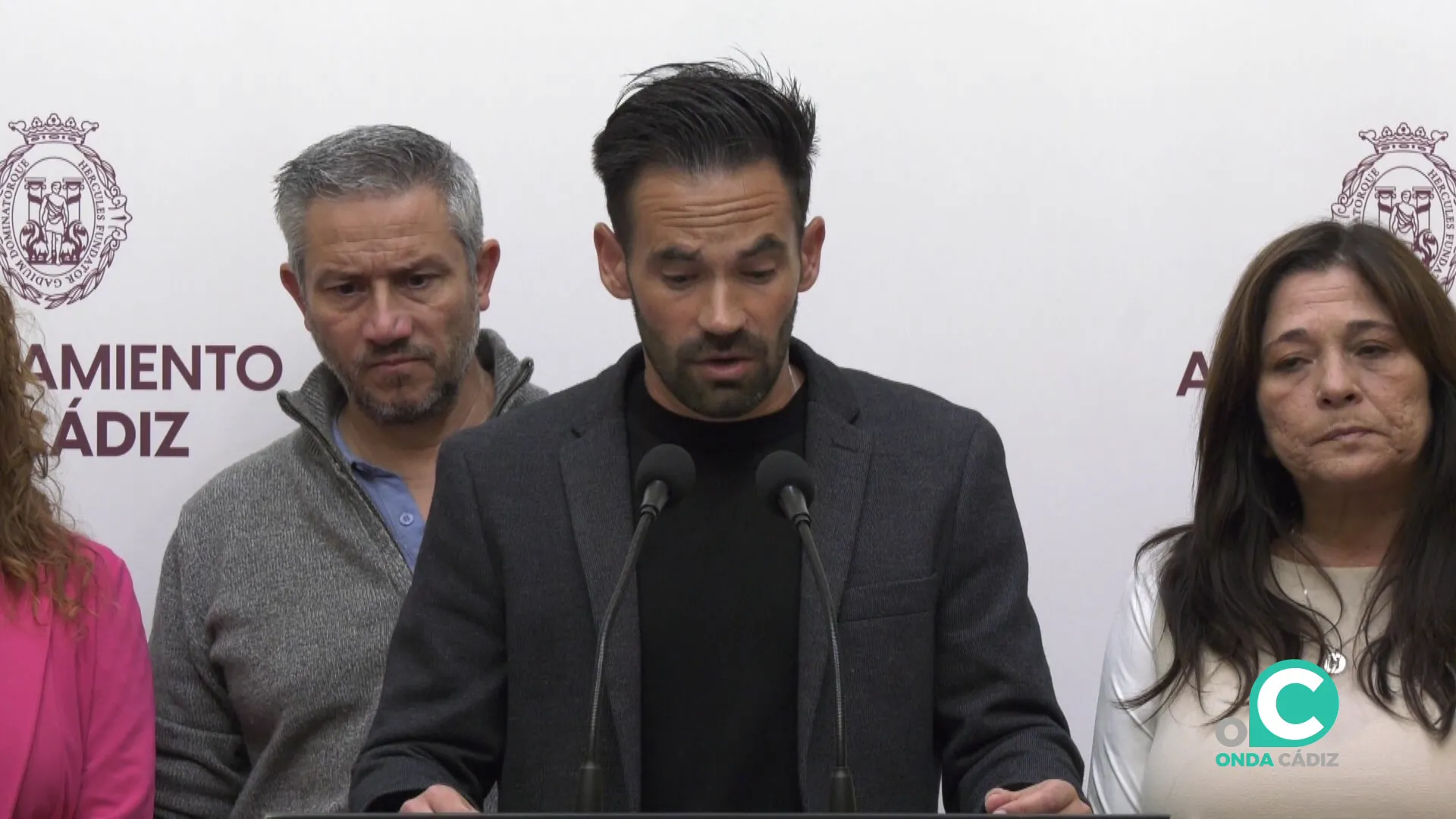 De la Cruz durante su intervención ante los medios