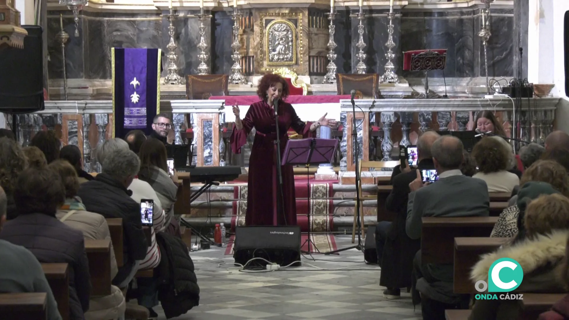 Un momento de la actuación en el templo gaditano