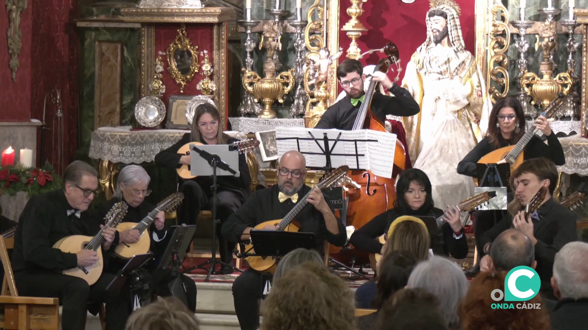 Un momento de la actuación en el templo gaditano
