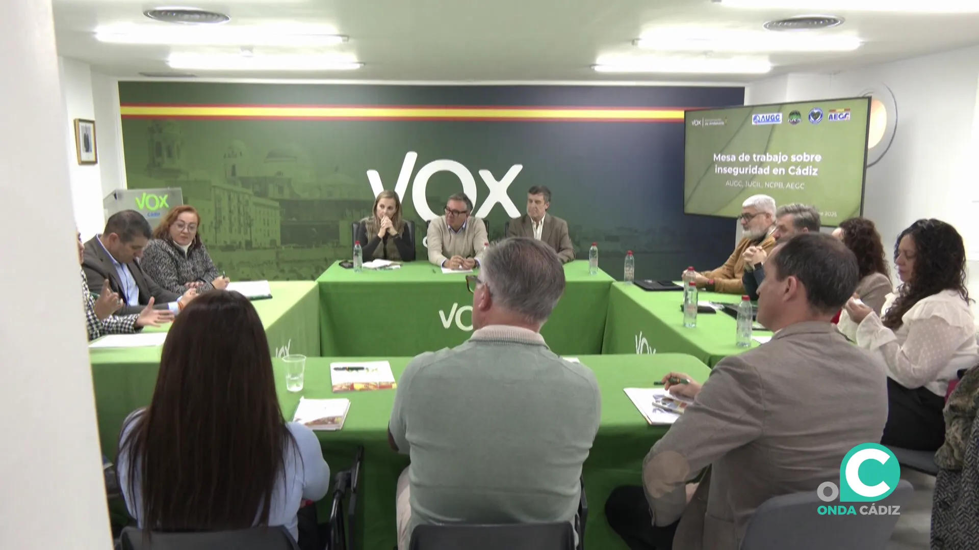 Un momento de la reuniión de este martes en la sede de la capital gaditana