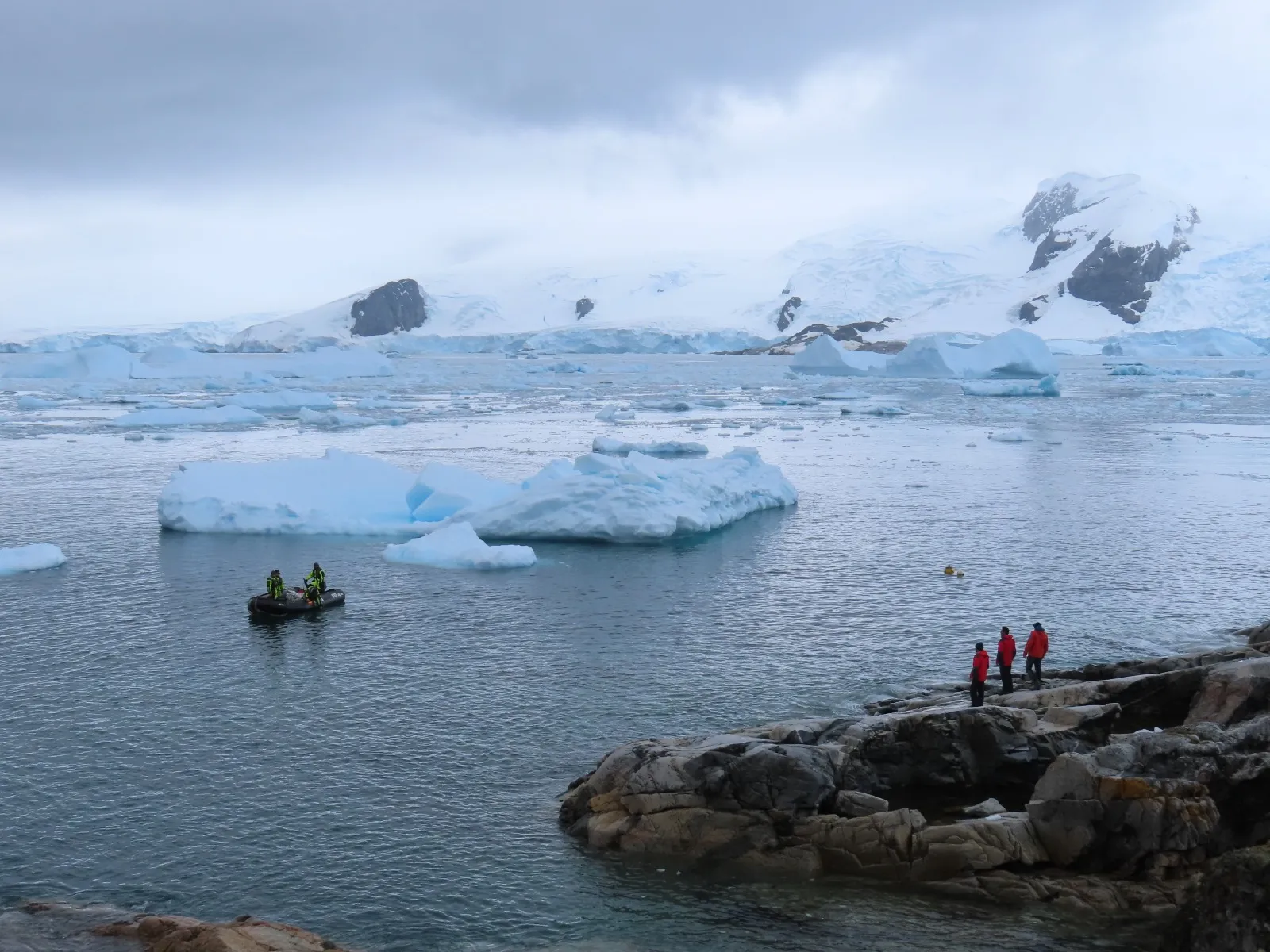 La Universidad de Cádiz participa en la XXXVIII Campaña Antártica Española.