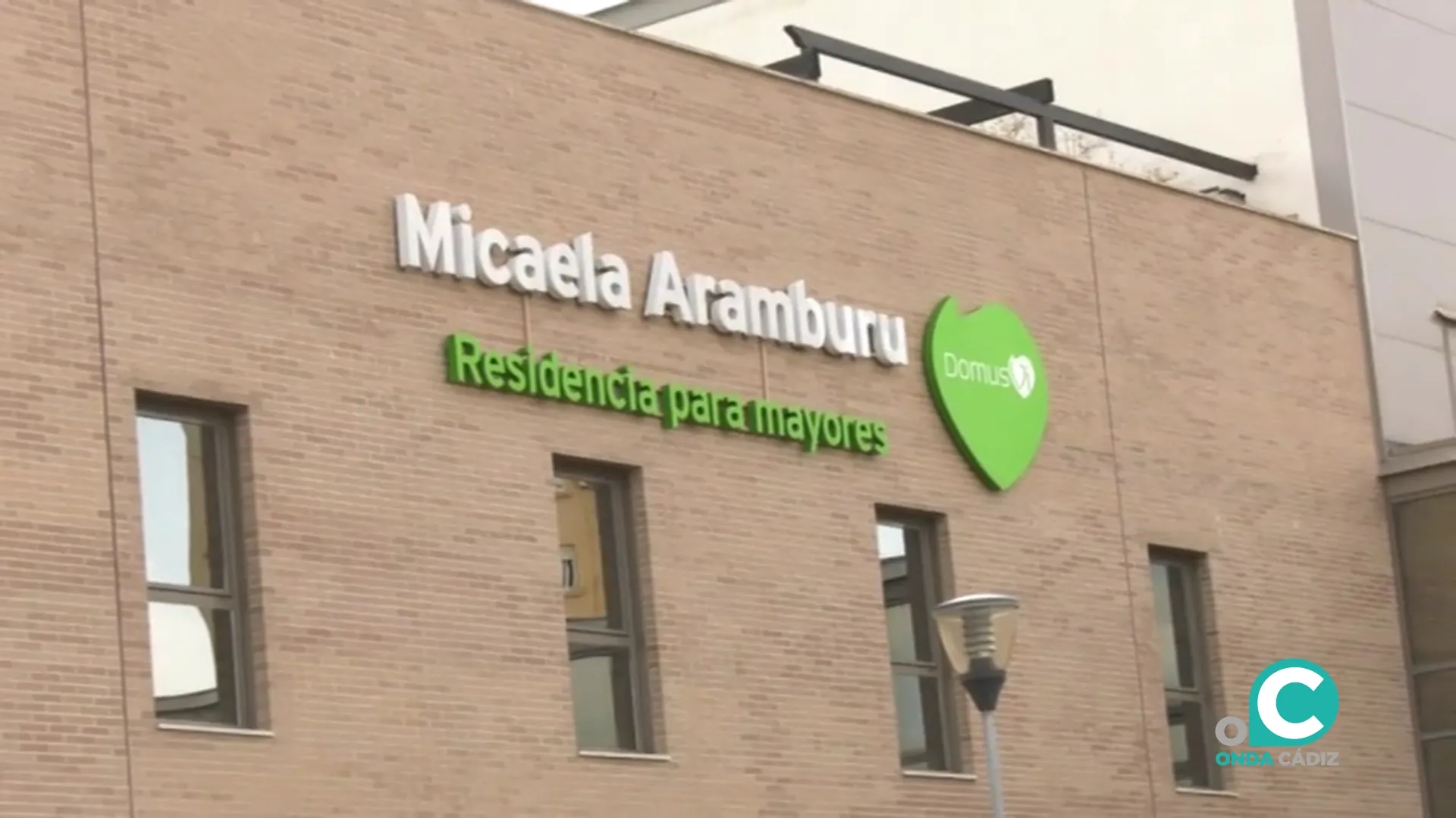 Una imagen de la fachada de la residencia de mayores Micaela Aramburu.